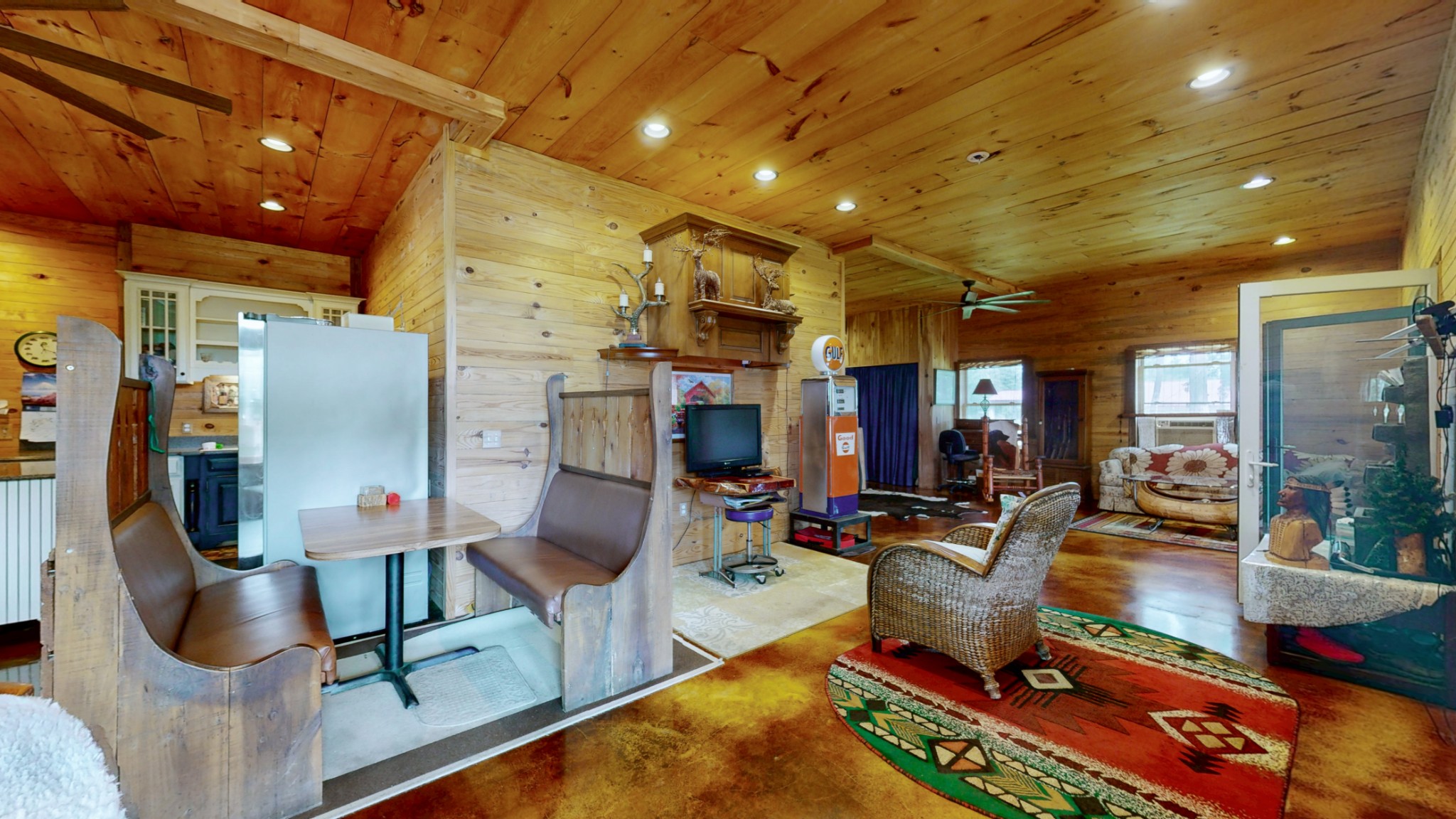8774 Highway 641, N