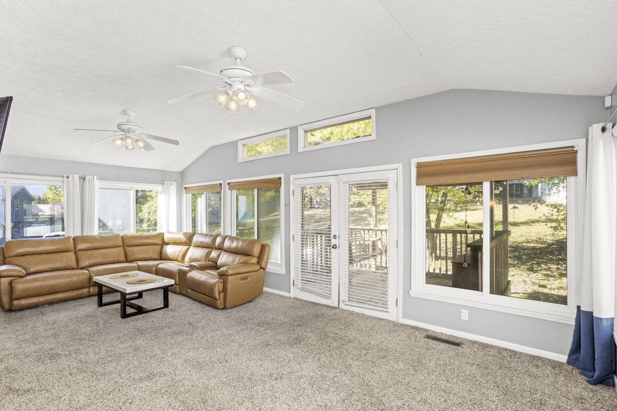 218 Cedarview Dr