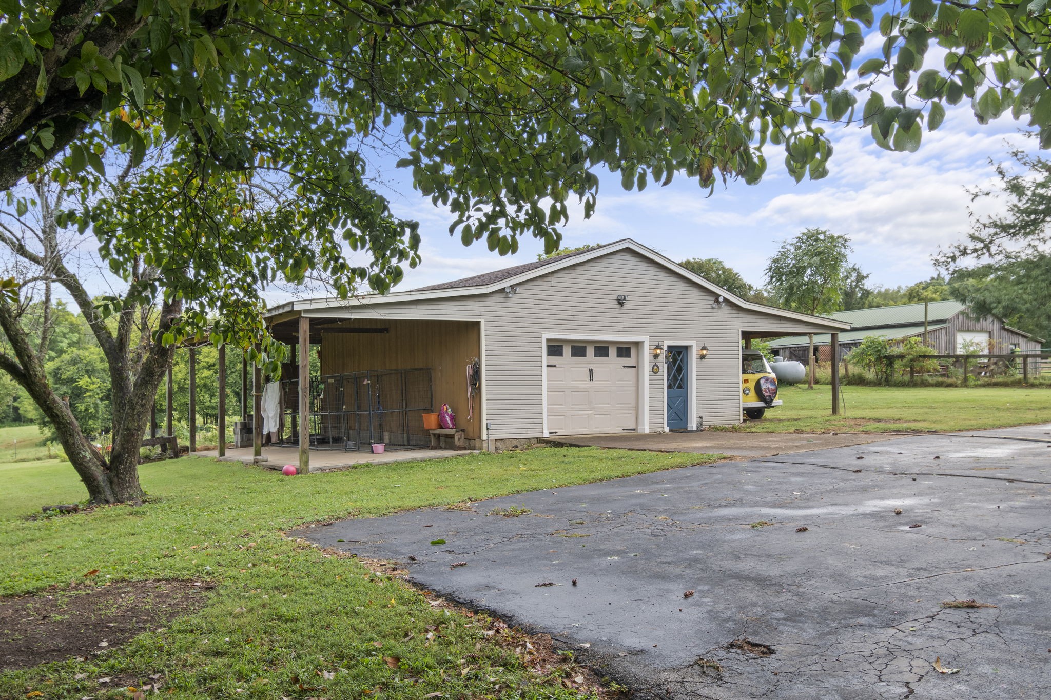 3689 Trousdale Ln