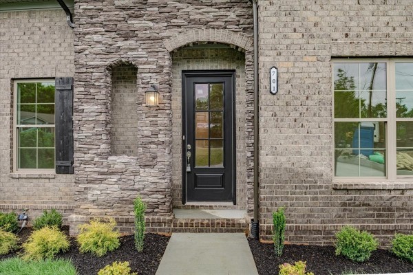 701 Harpeth Knoll Ct