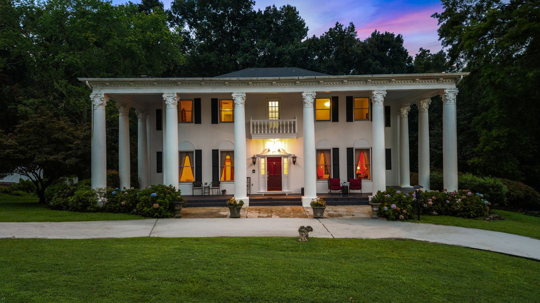 510 Forest Ln, NE