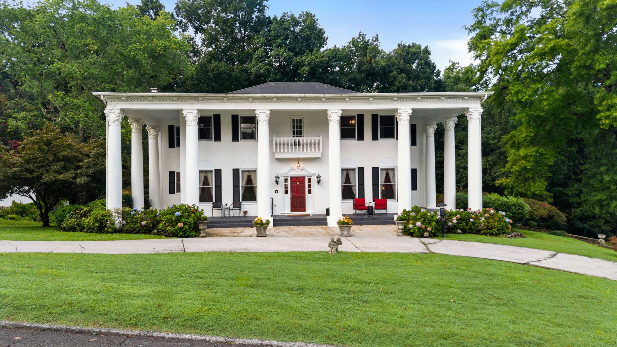 510 Forest Ln, NE