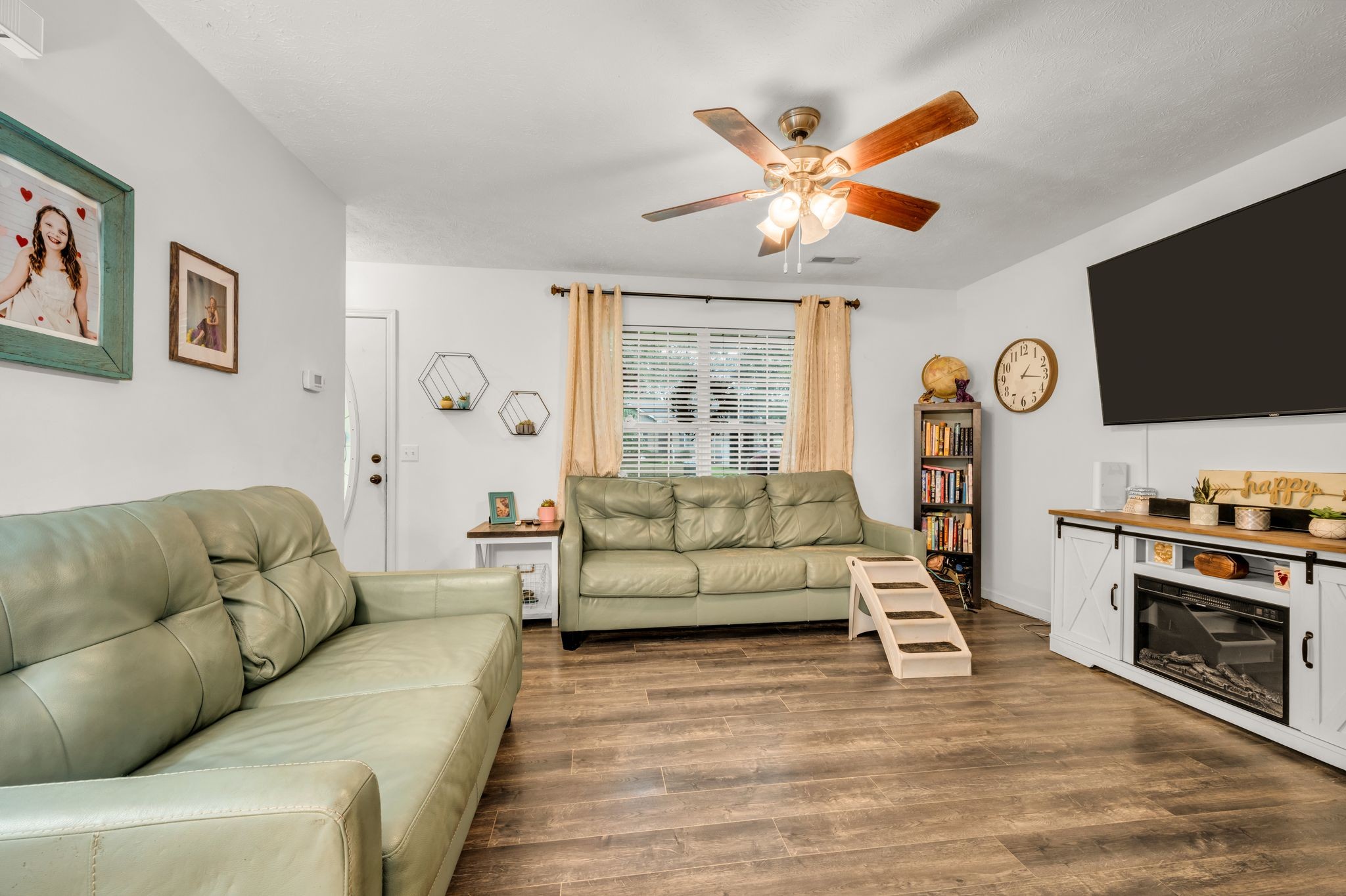 126 Silver Leaf Cir