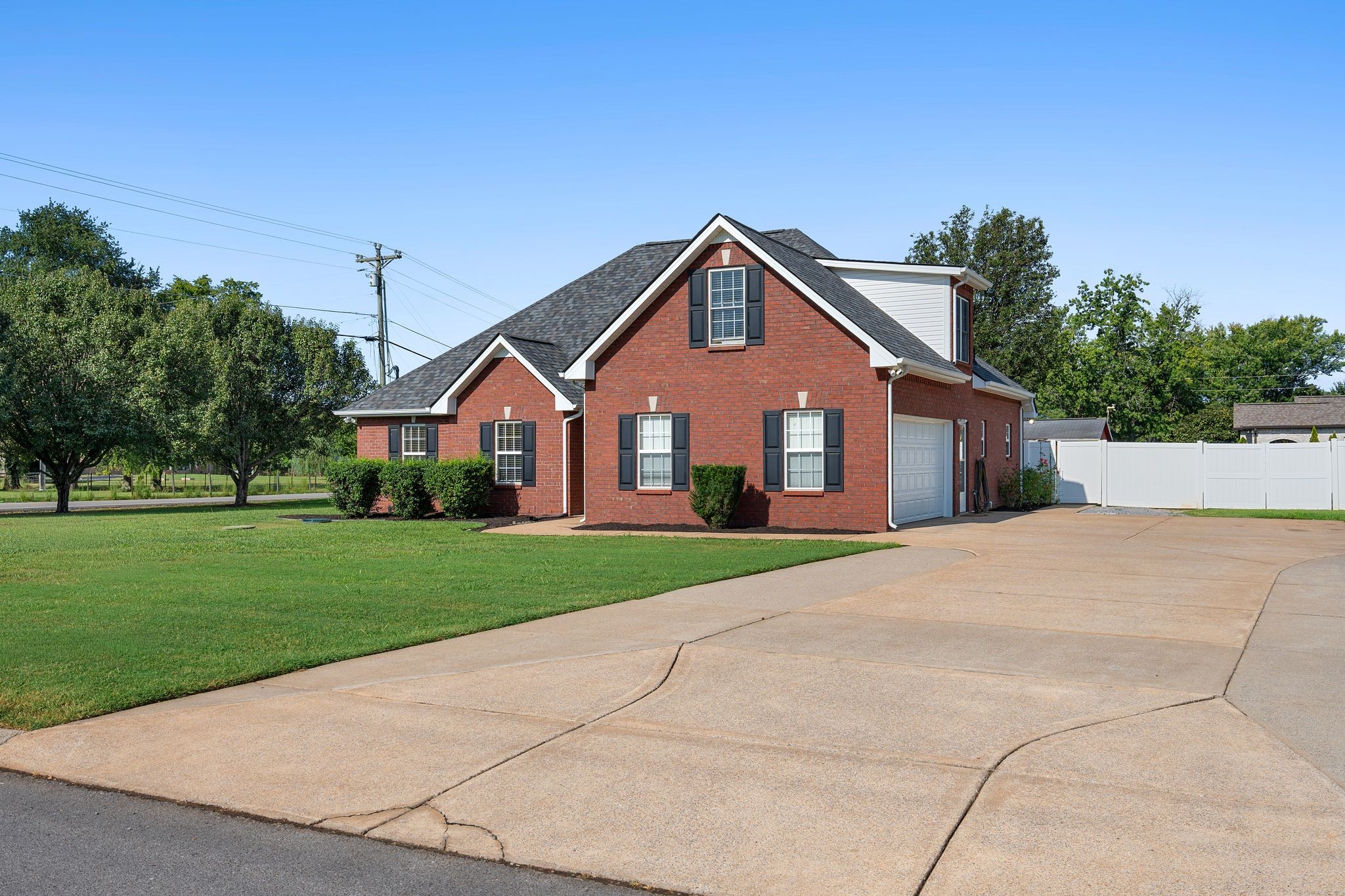 1005 Stratus Dr