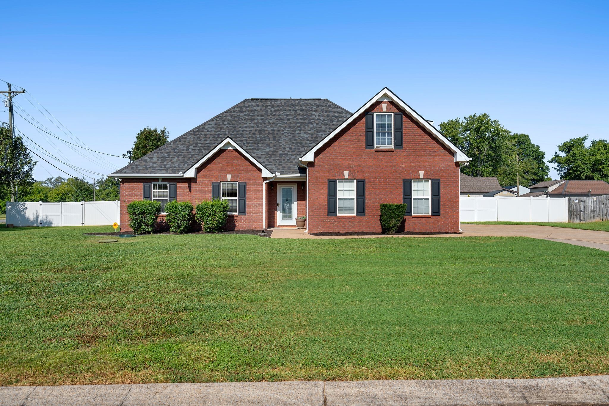 1005 Stratus Dr