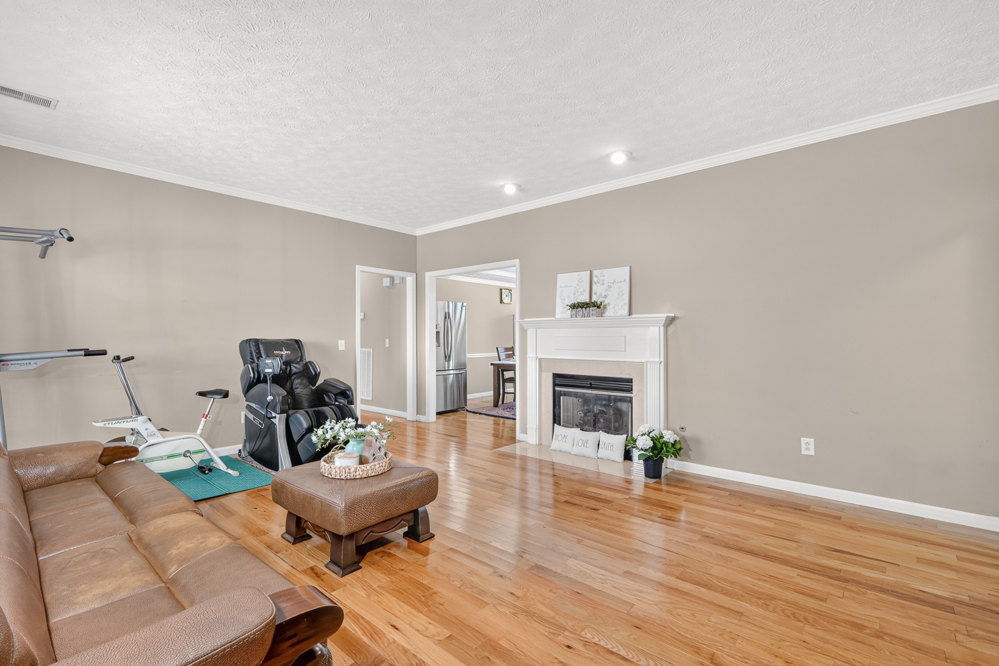 648 Woodburn Dr