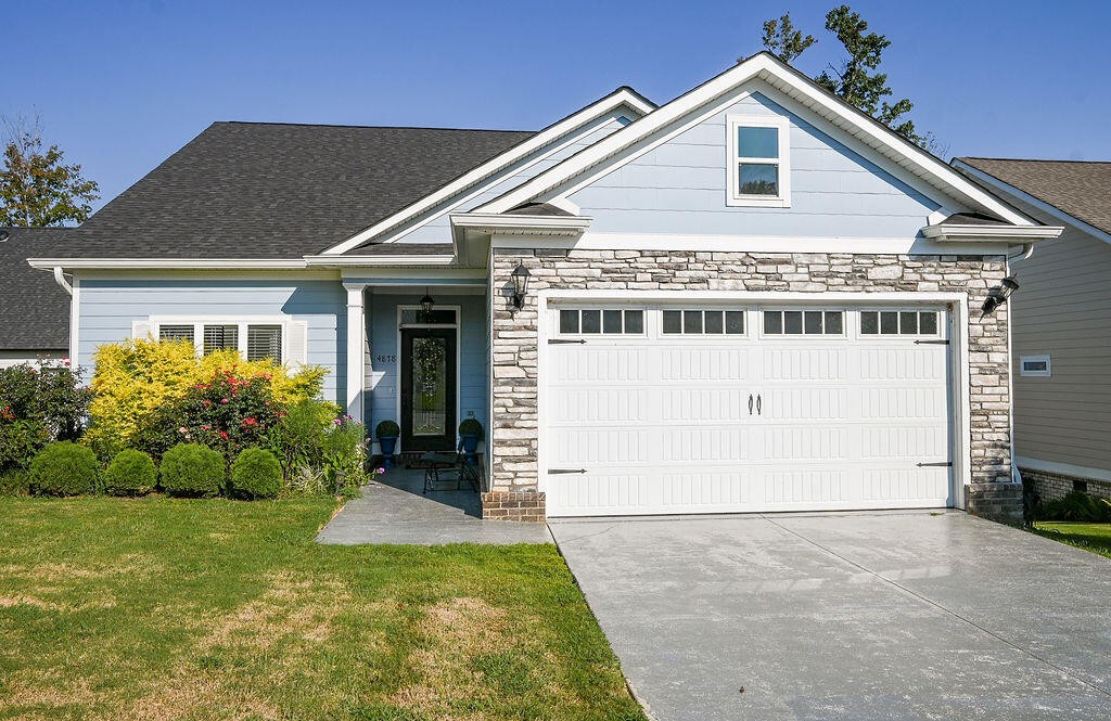 4878 Grove Park Drive, NE