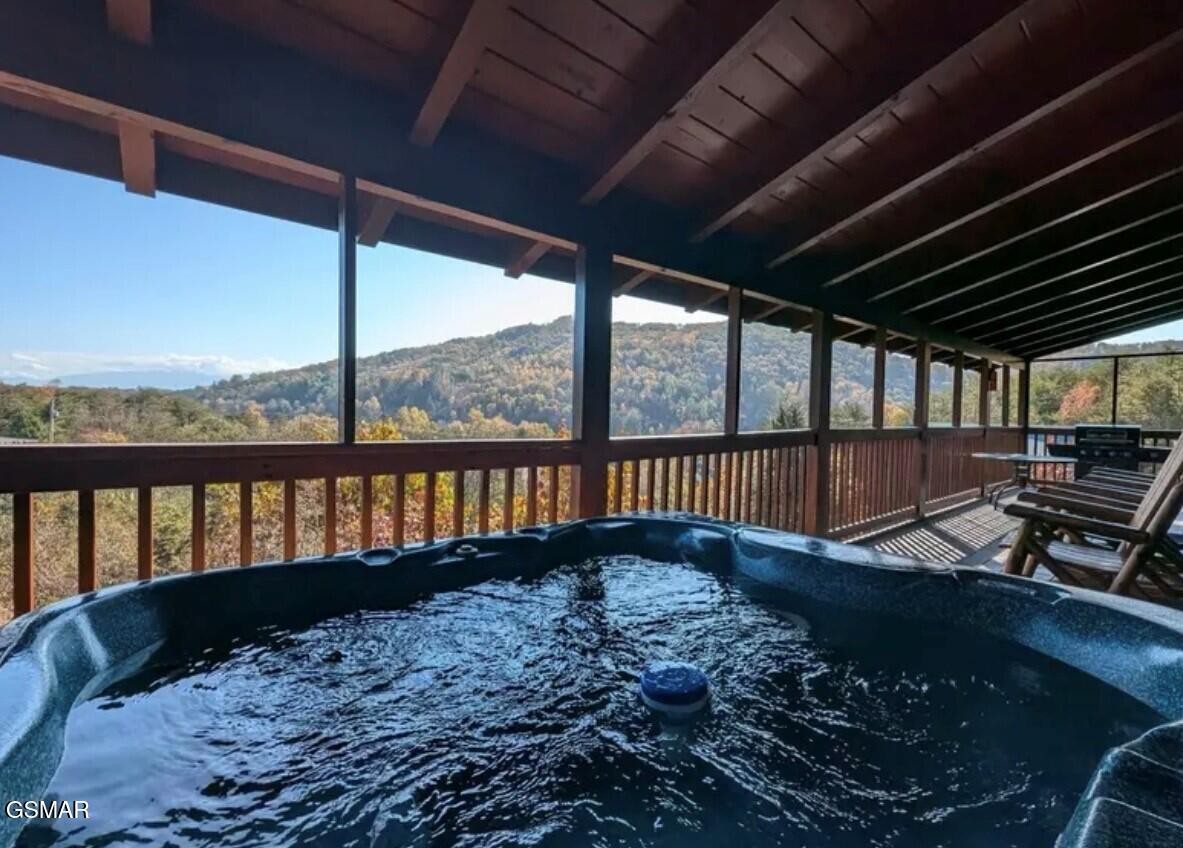 3160 White Falcon Way