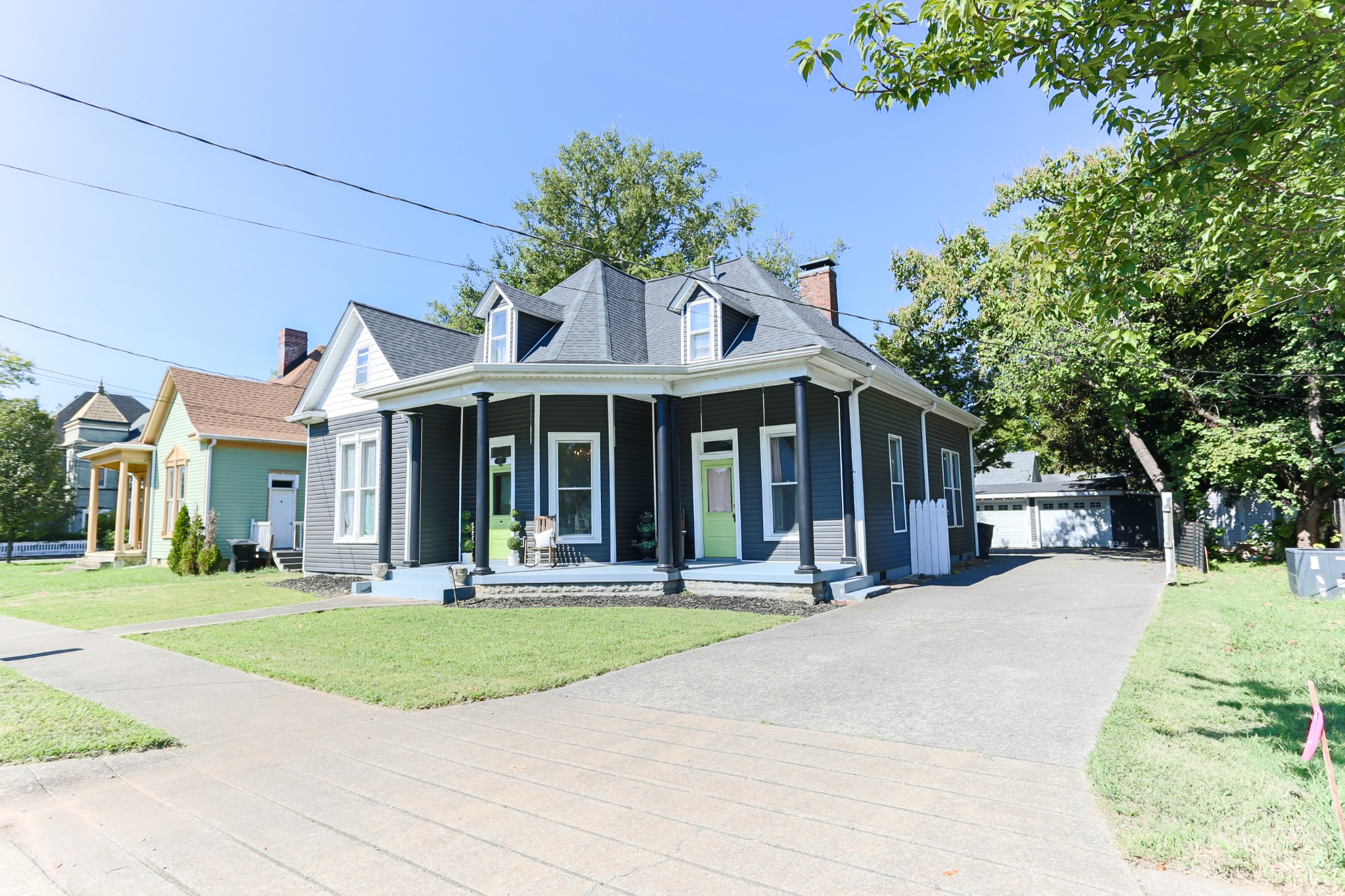 411 N Maney Ave