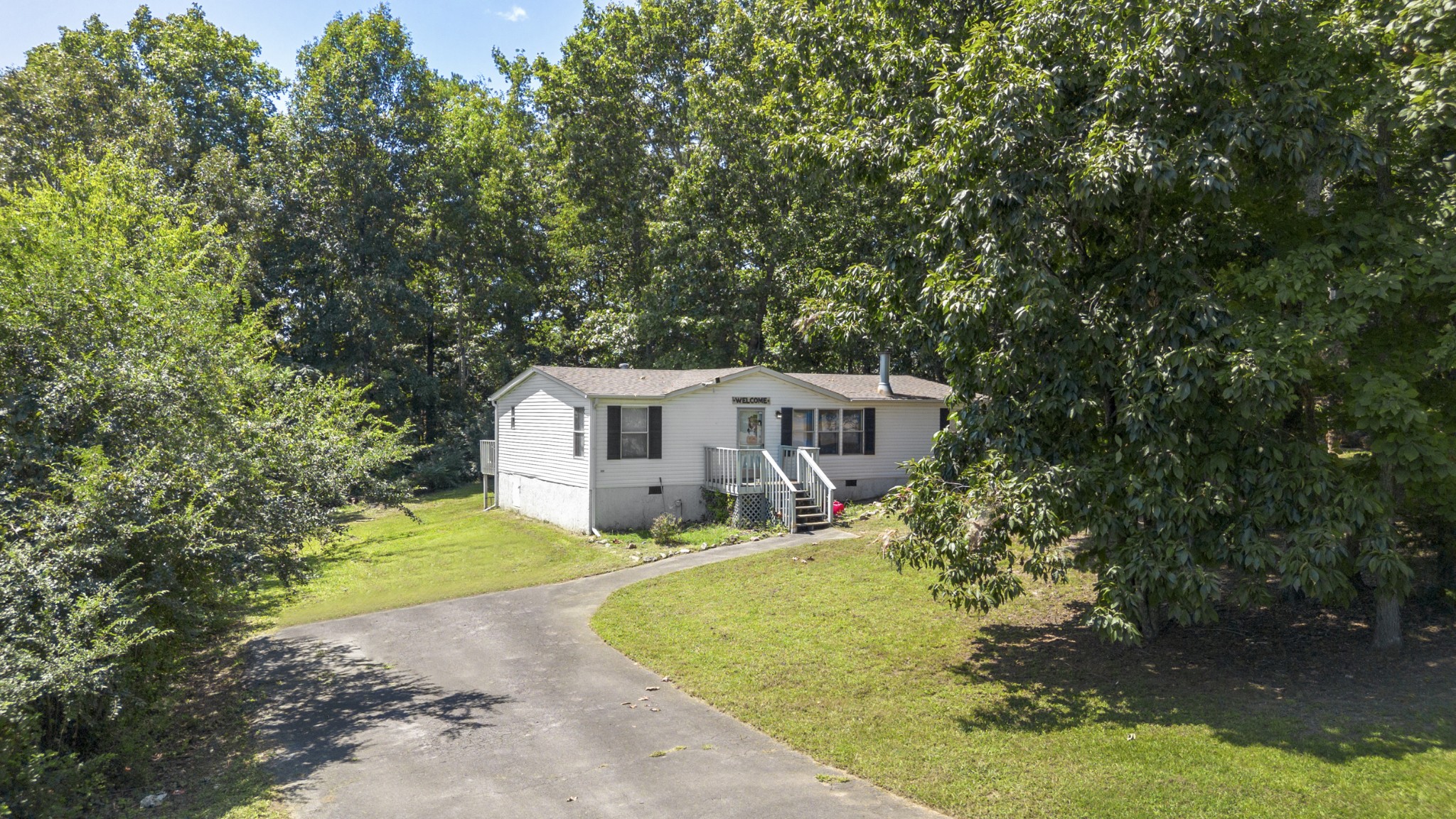 210 W Meadows Ln, NE