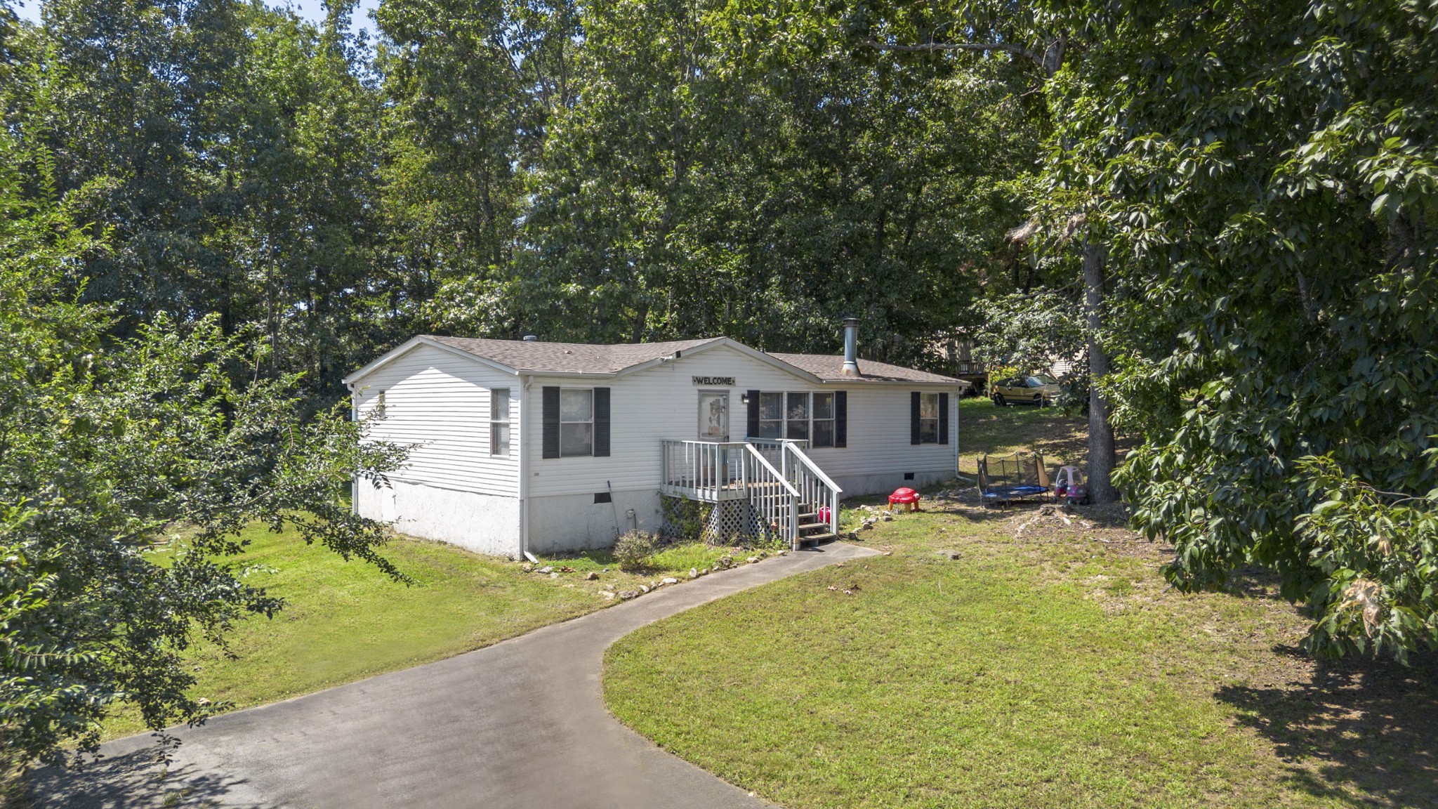 210 W Meadows Ln, NE