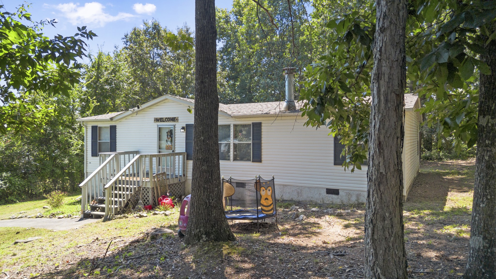 210 W Meadows Ln, NE