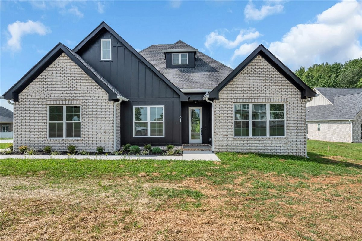 61 Hickory Grove Dr