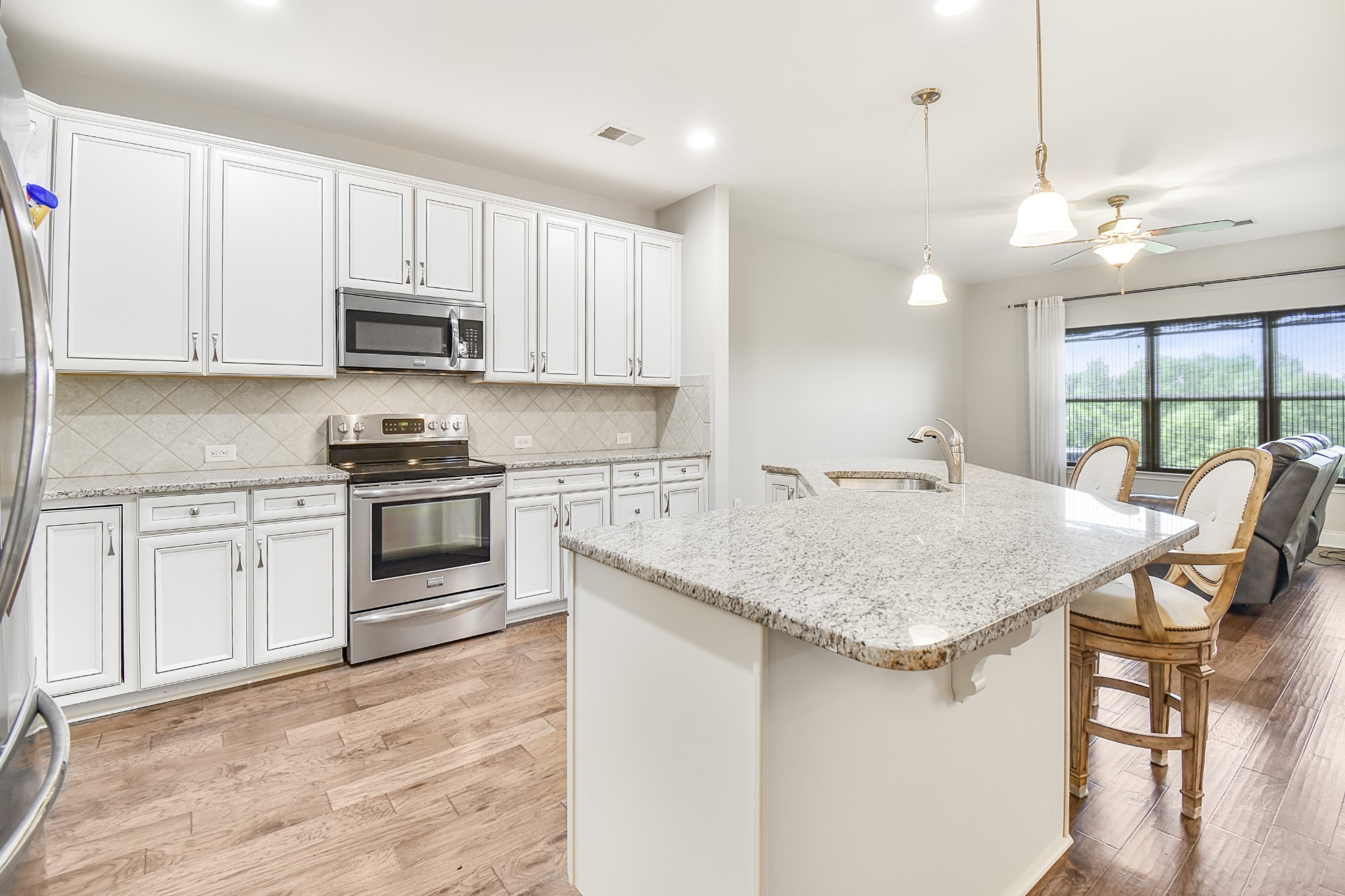835 Meadowcrest Way