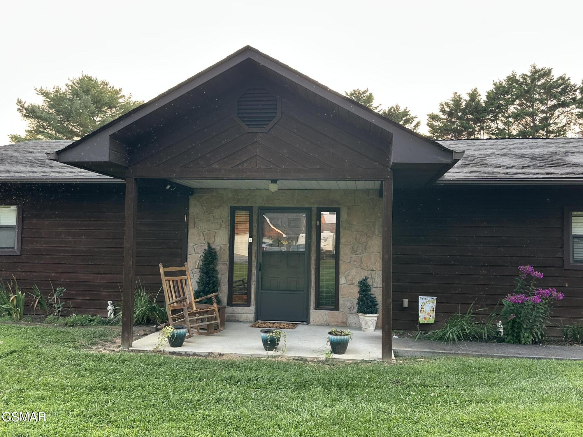 1017 Valley View Circle
