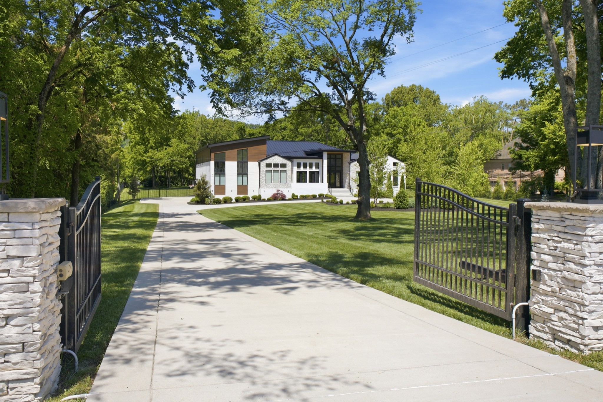 5655 Granny White Pike
