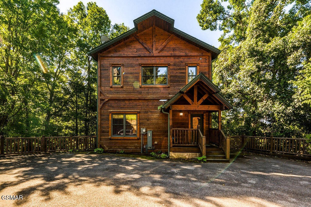 807 Great Smoky Way