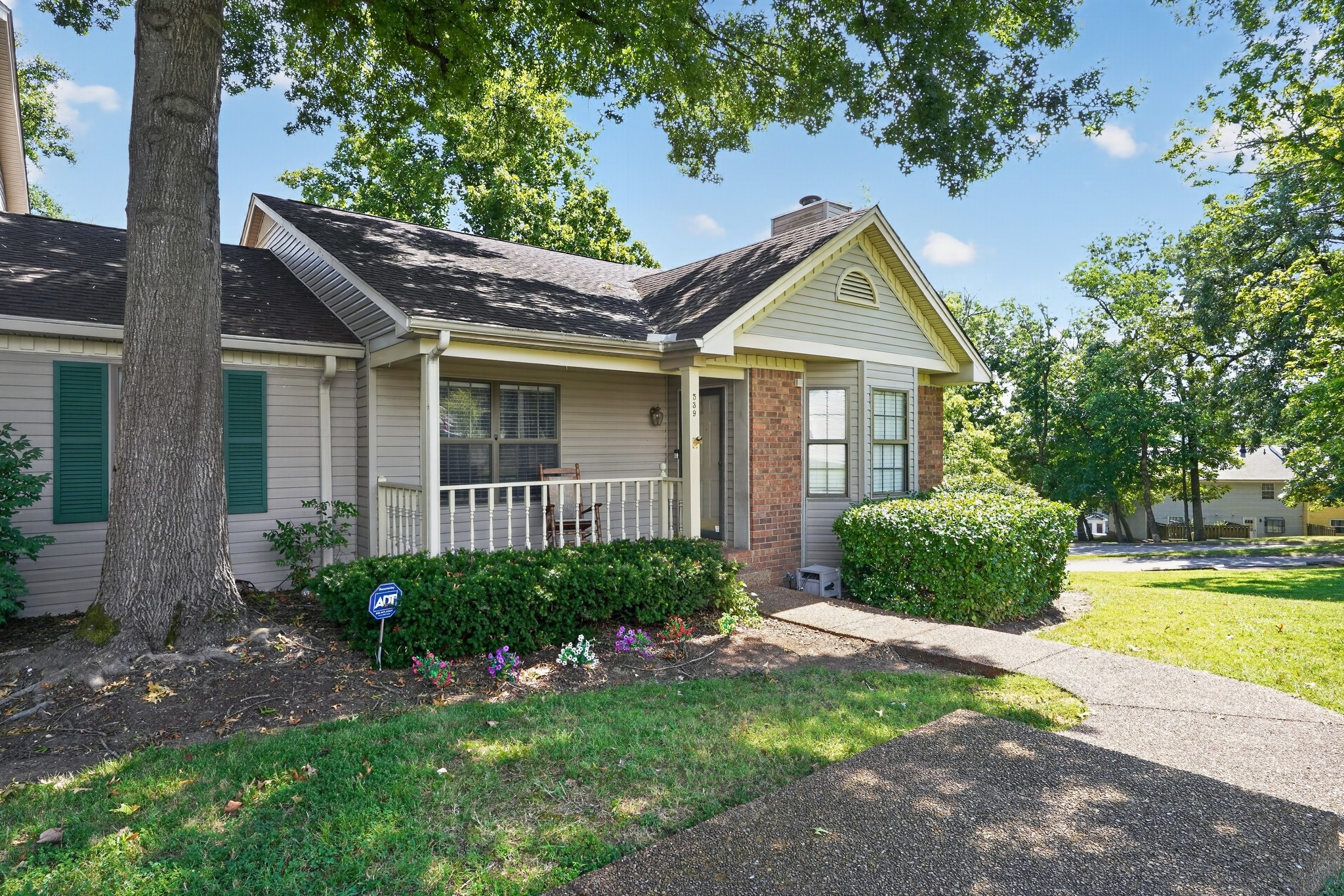 539 Upsall Dr