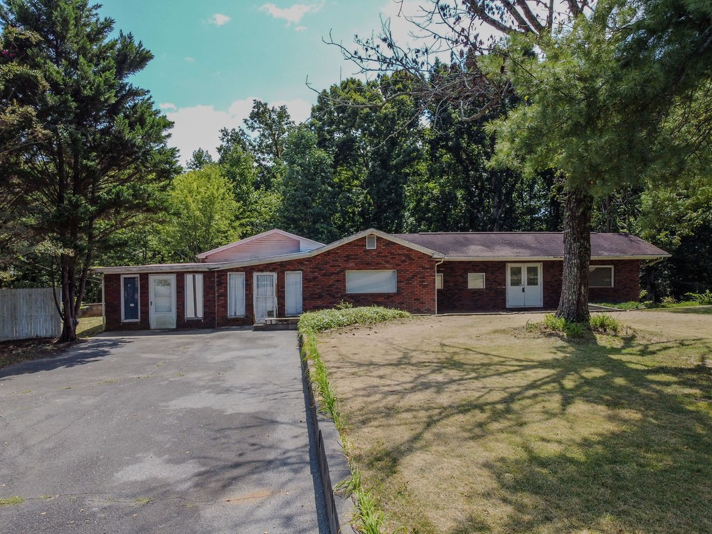 970 Highway 39, E