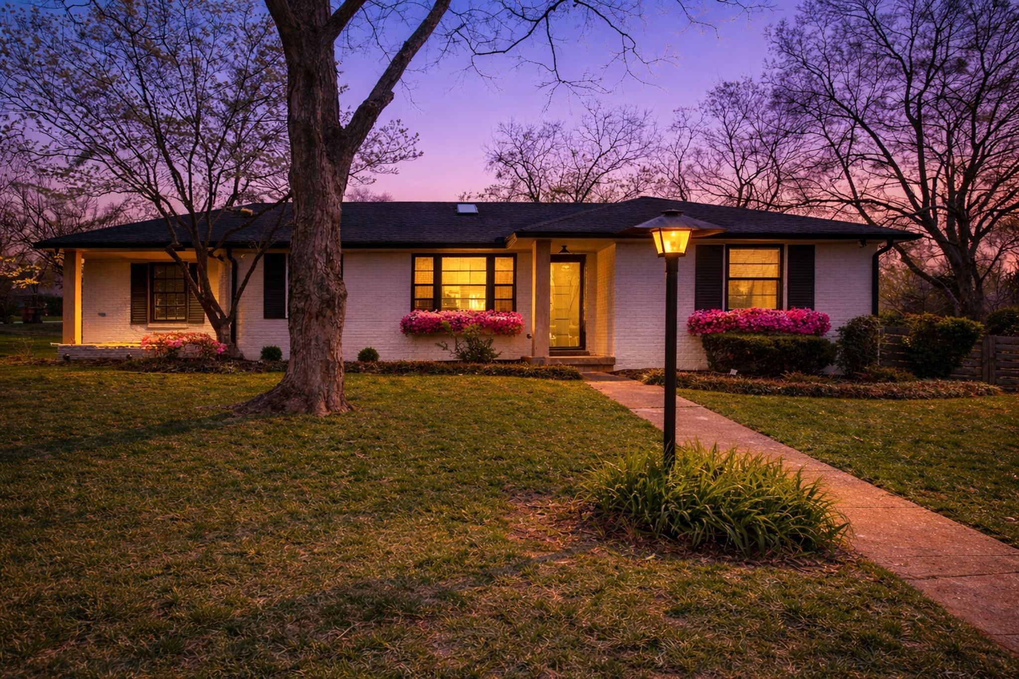 4912 Trousdale Dr