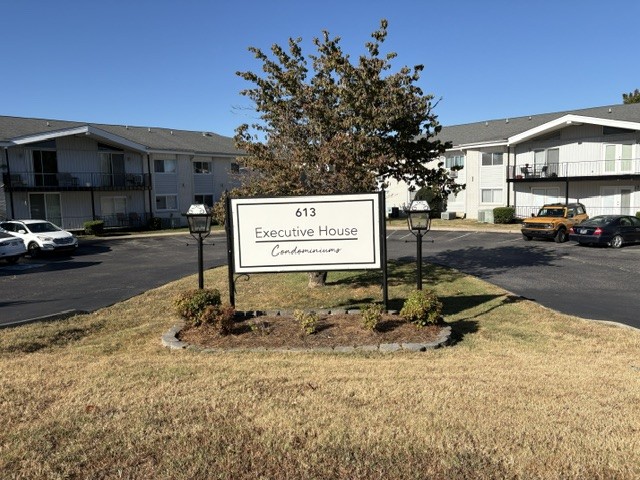 613 Hillsboro Rd