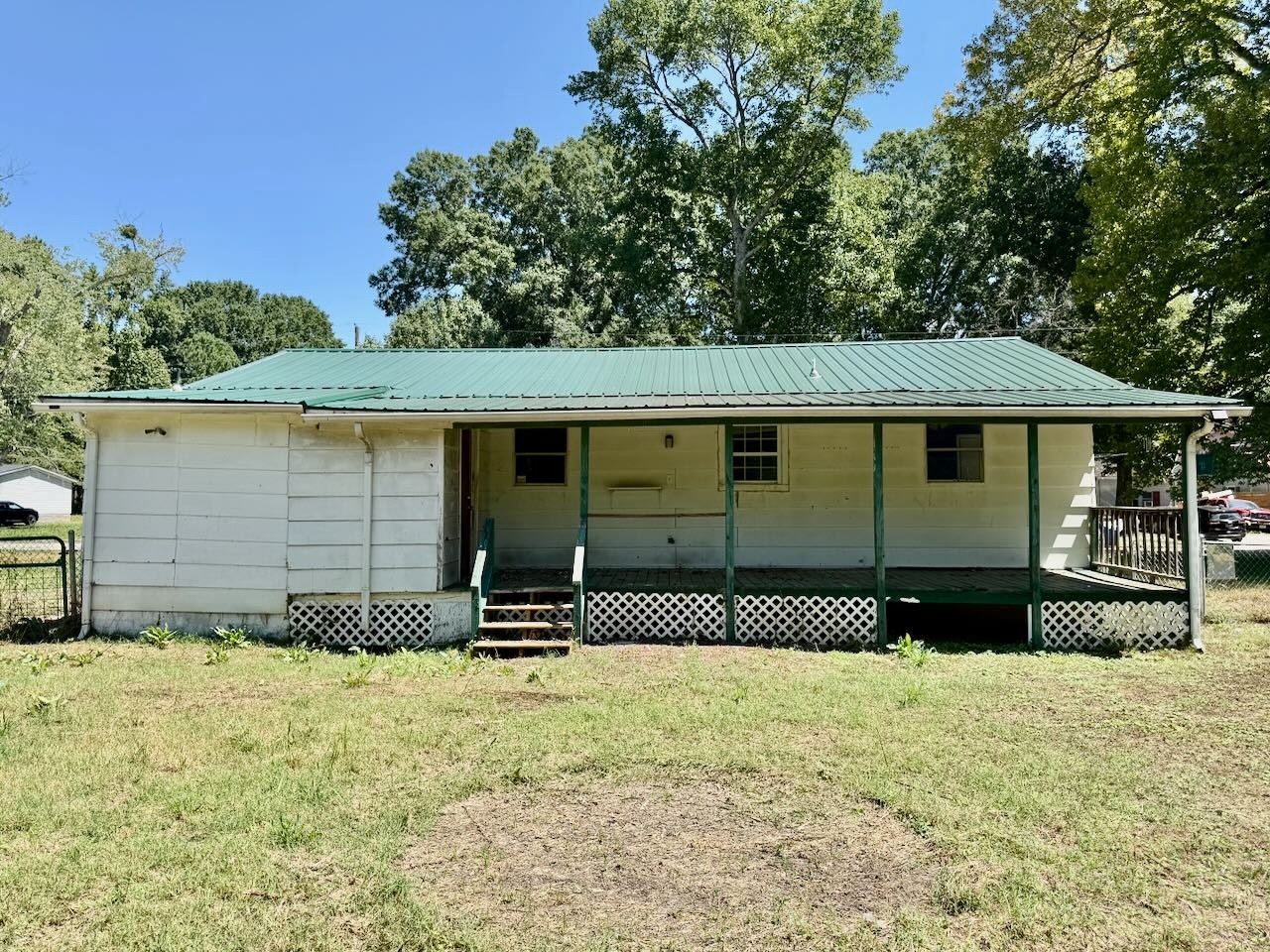 108 Oakwood Dr