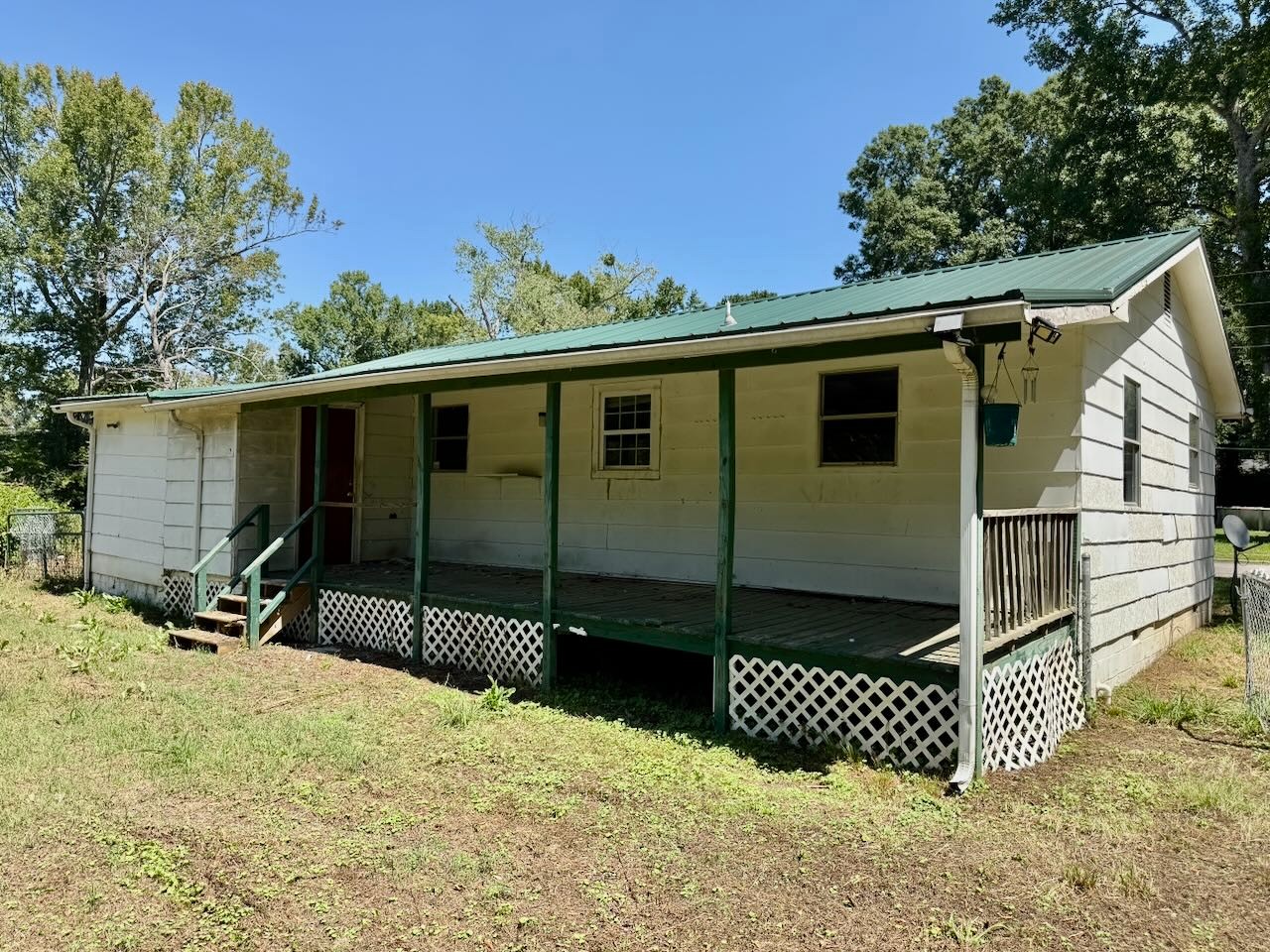 108 Oakwood Dr