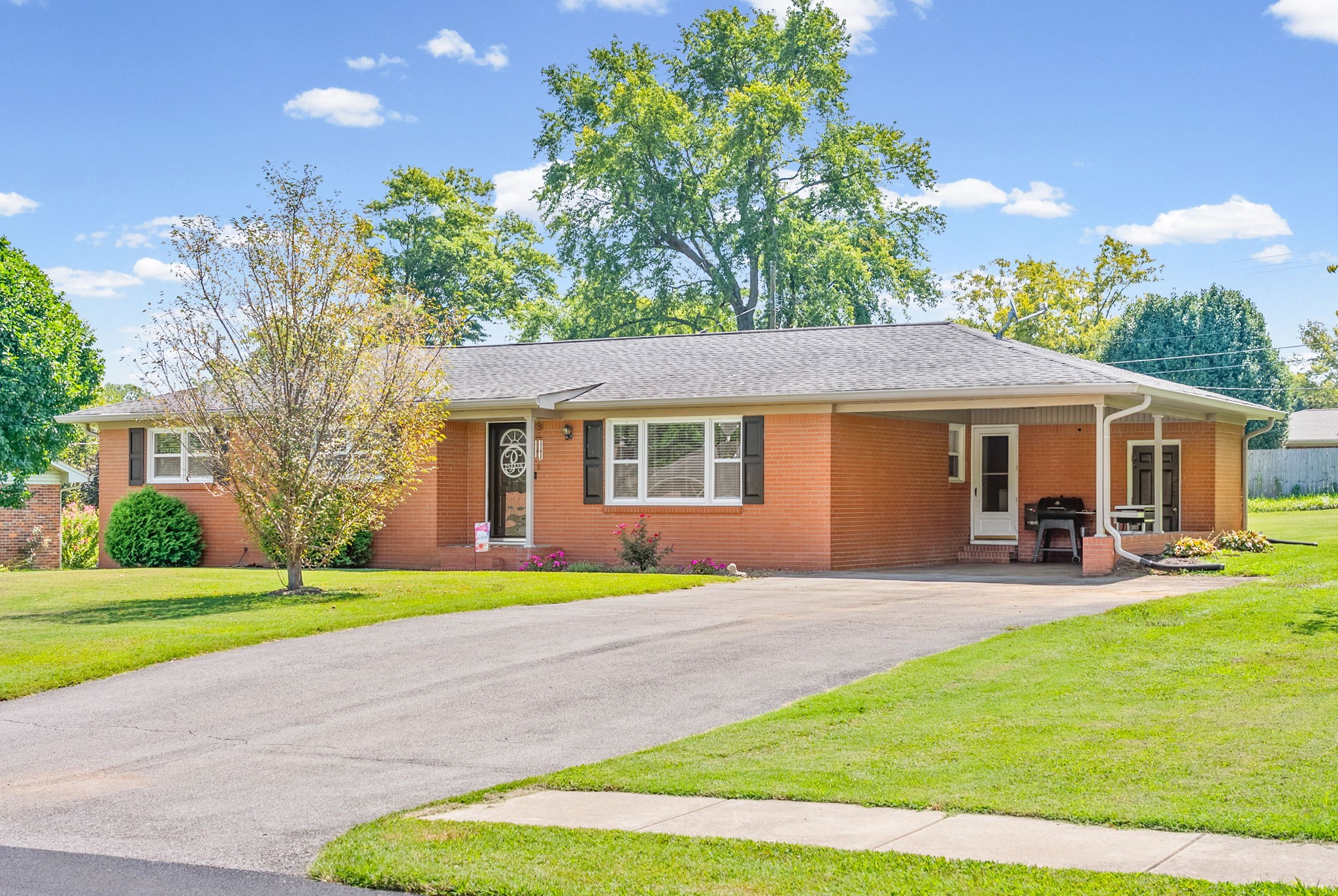 204 Millbrooke Dr