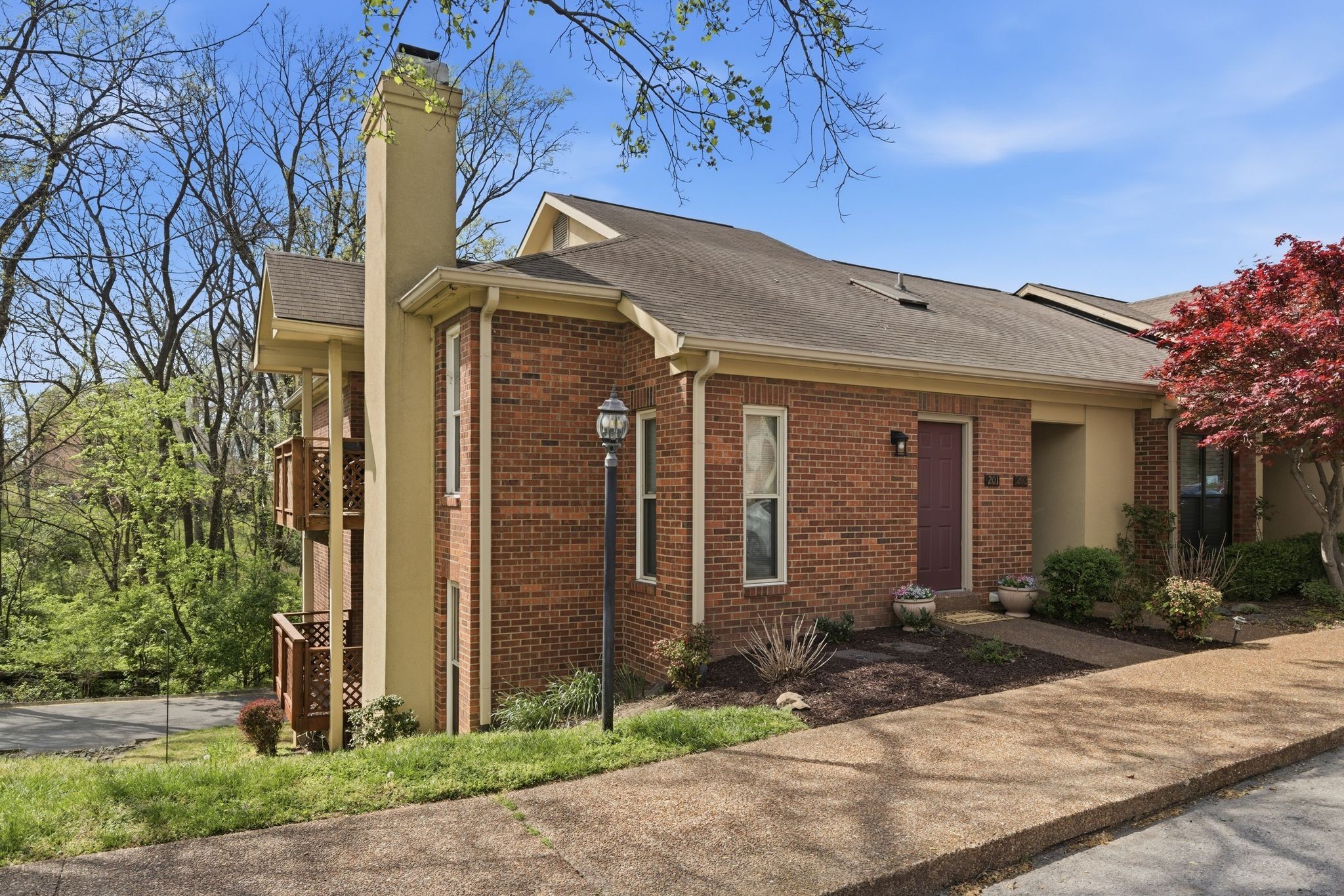 201 Riverstone Ct