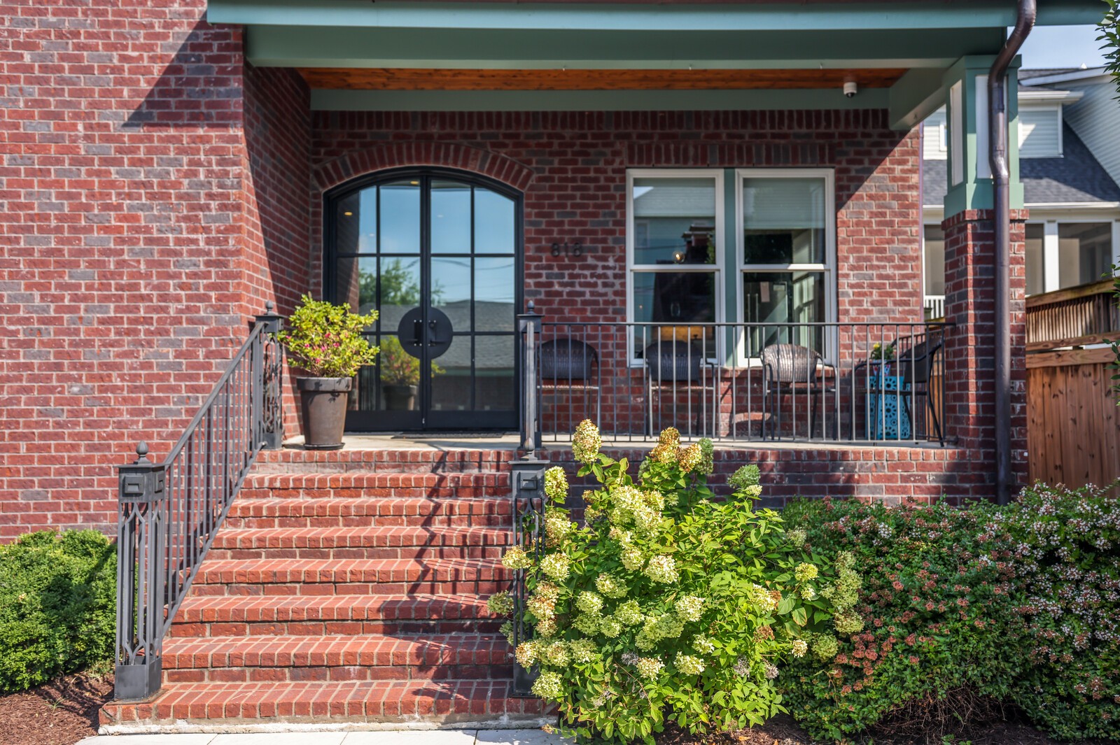 818 Shelby Ave