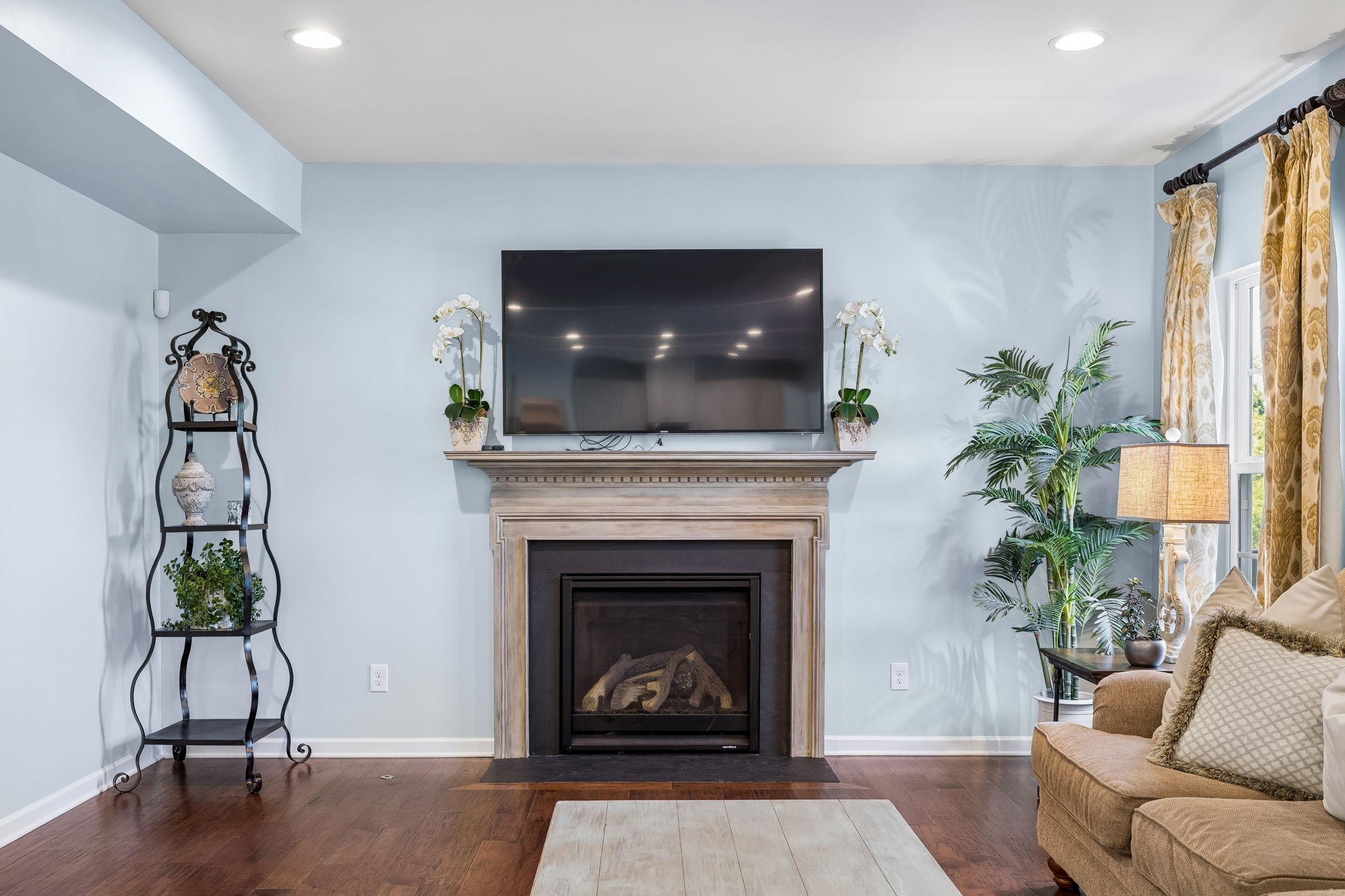 4009 Mossy Rock Ln