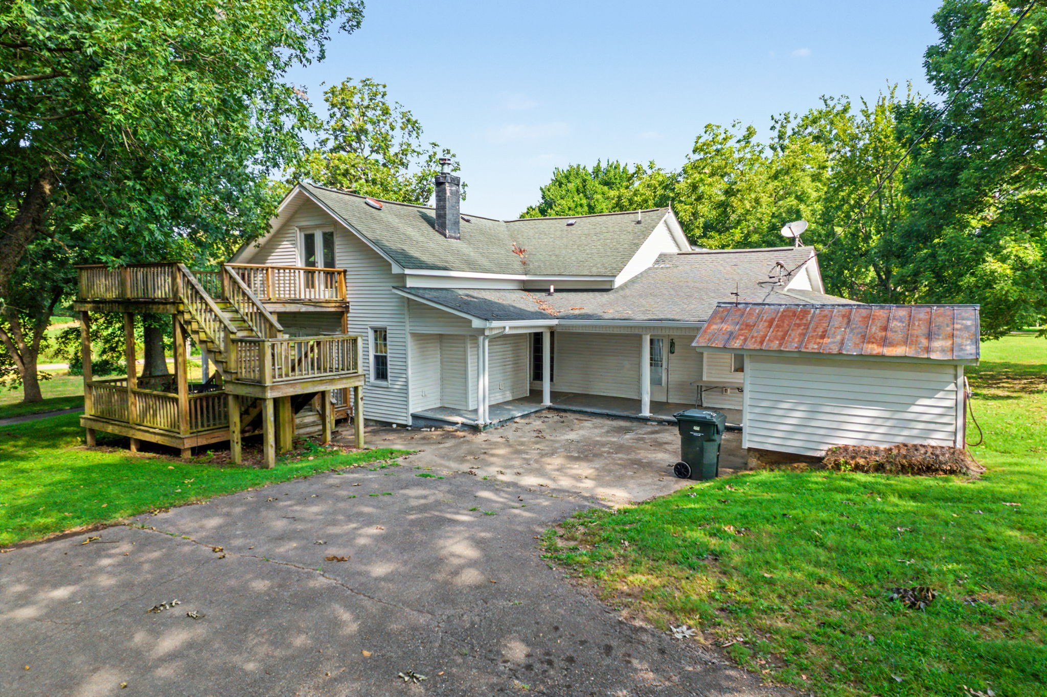 1075 Old State Route 76