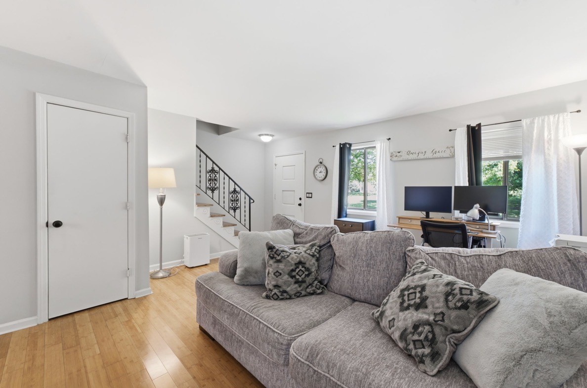 258 Lake Chateau Dr
