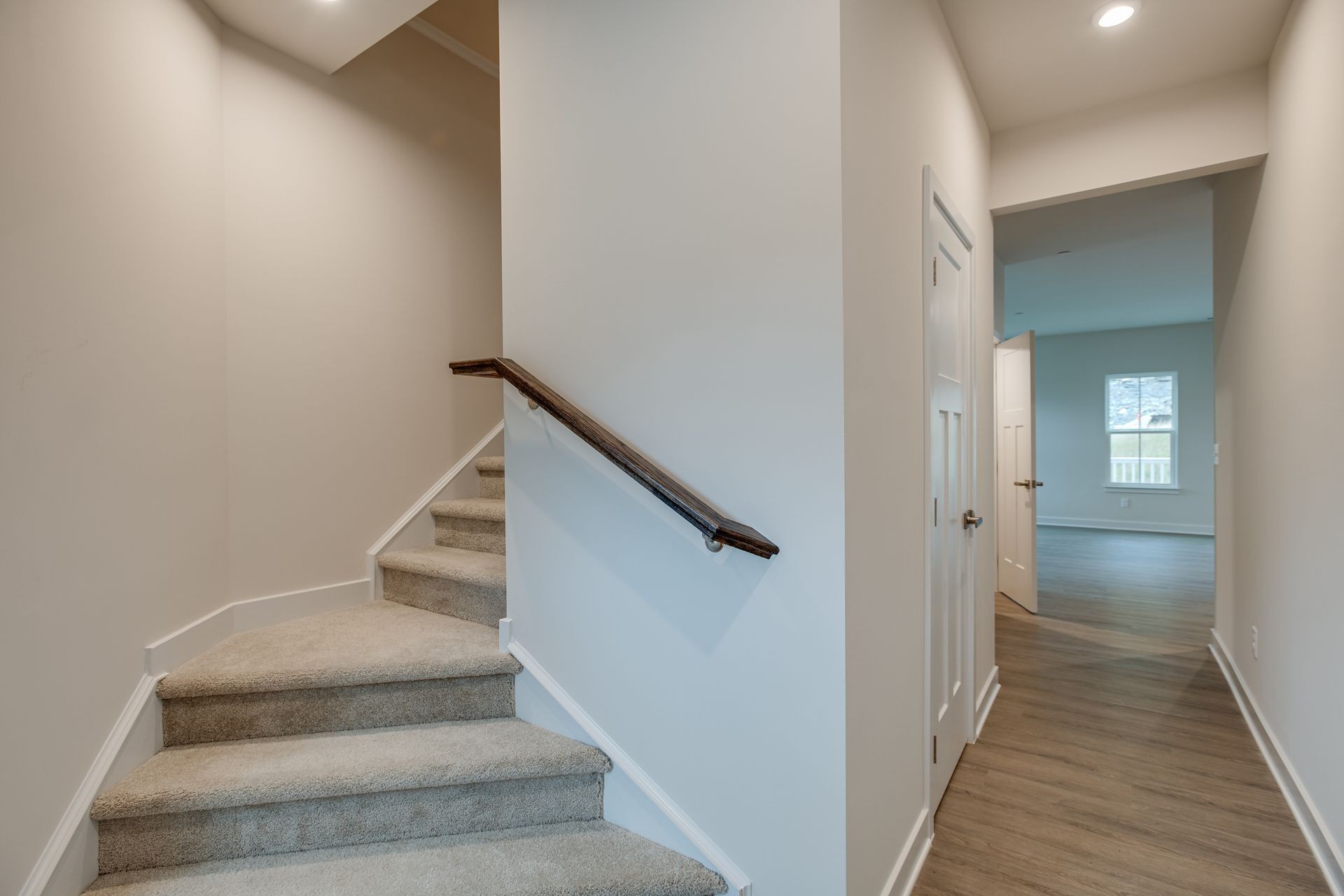 1041 Mountain View Dr