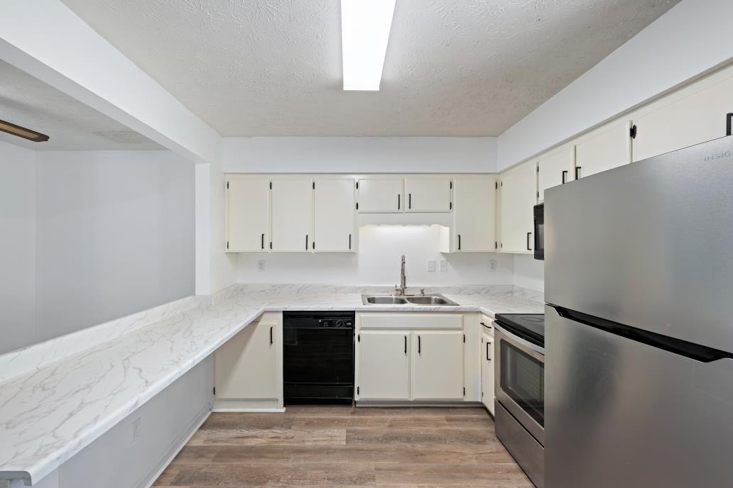 733 Lake Terrace Dr