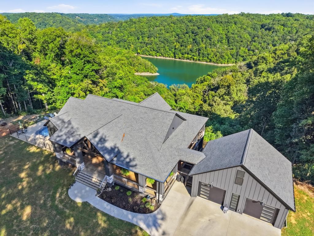1200 Pine Orchard Rd