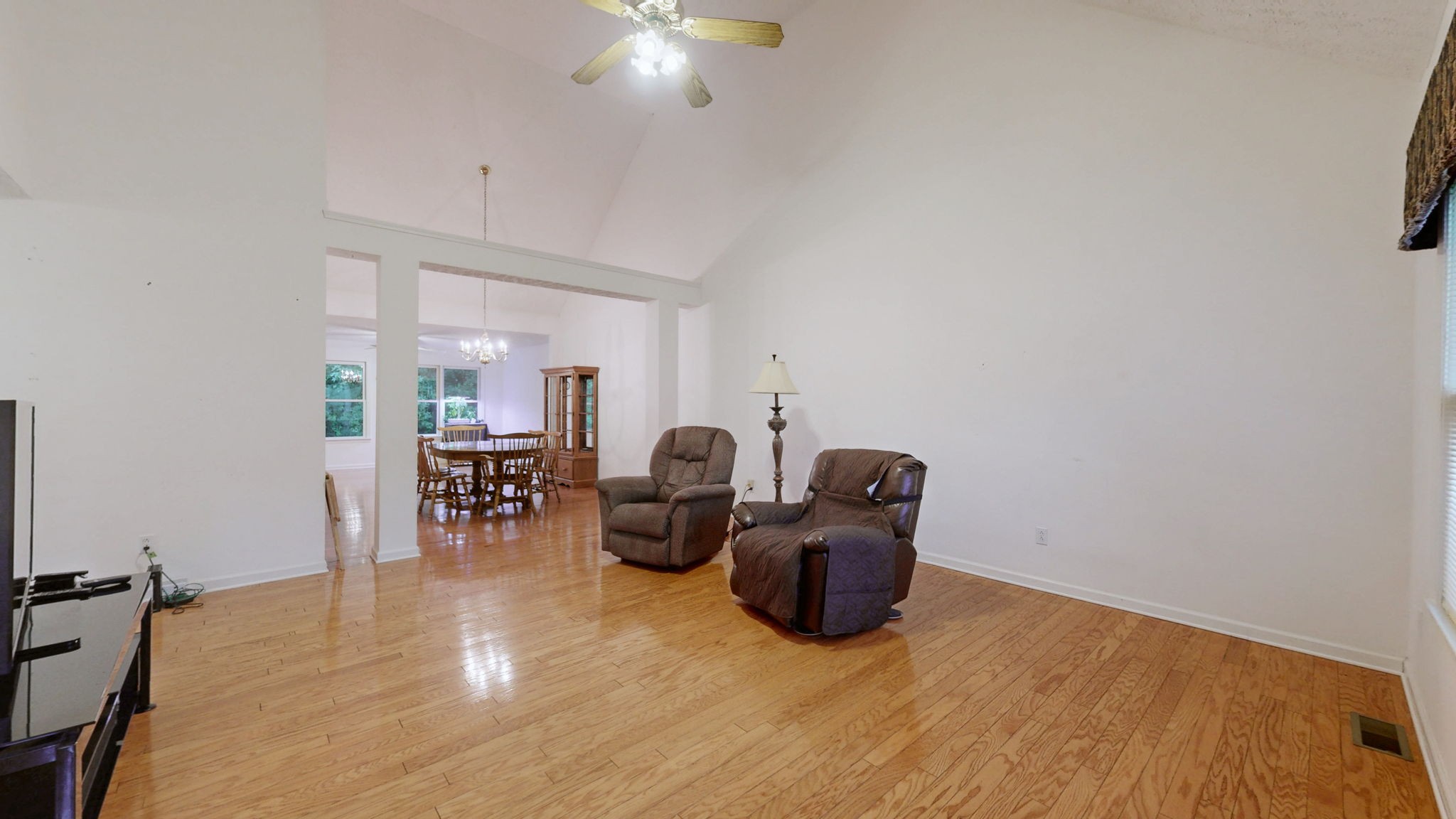 302A Paris Harbor Dr