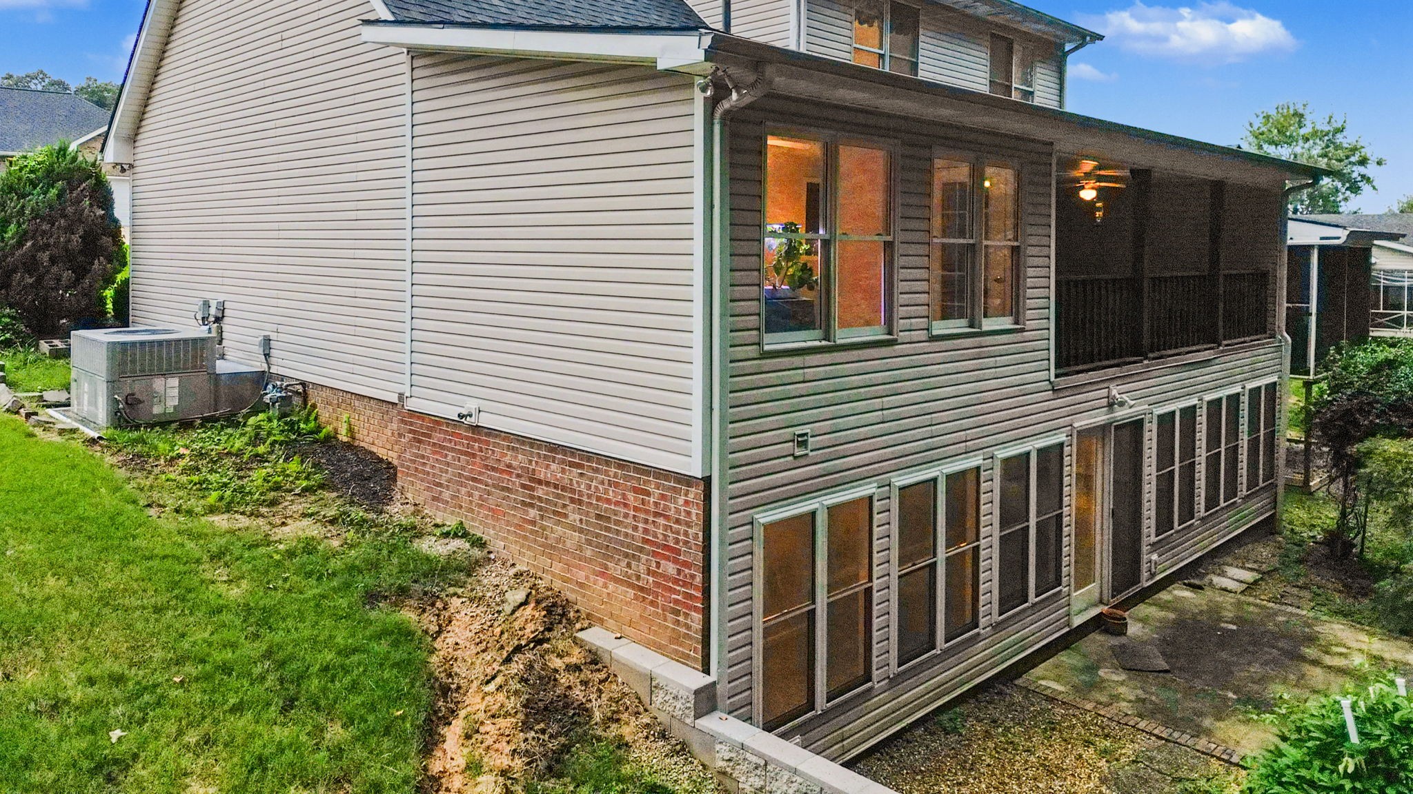 302A Paris Harbor Dr