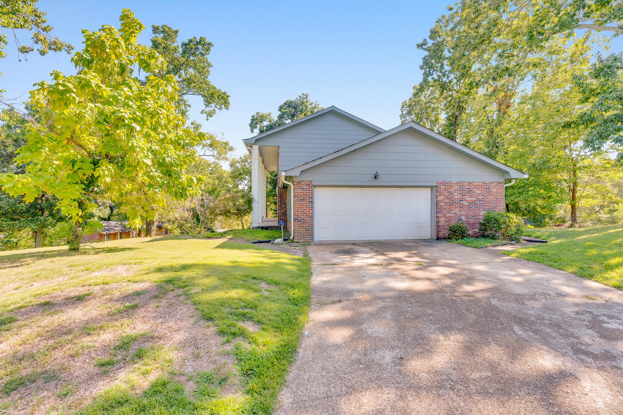 5661 Grayshore Lane