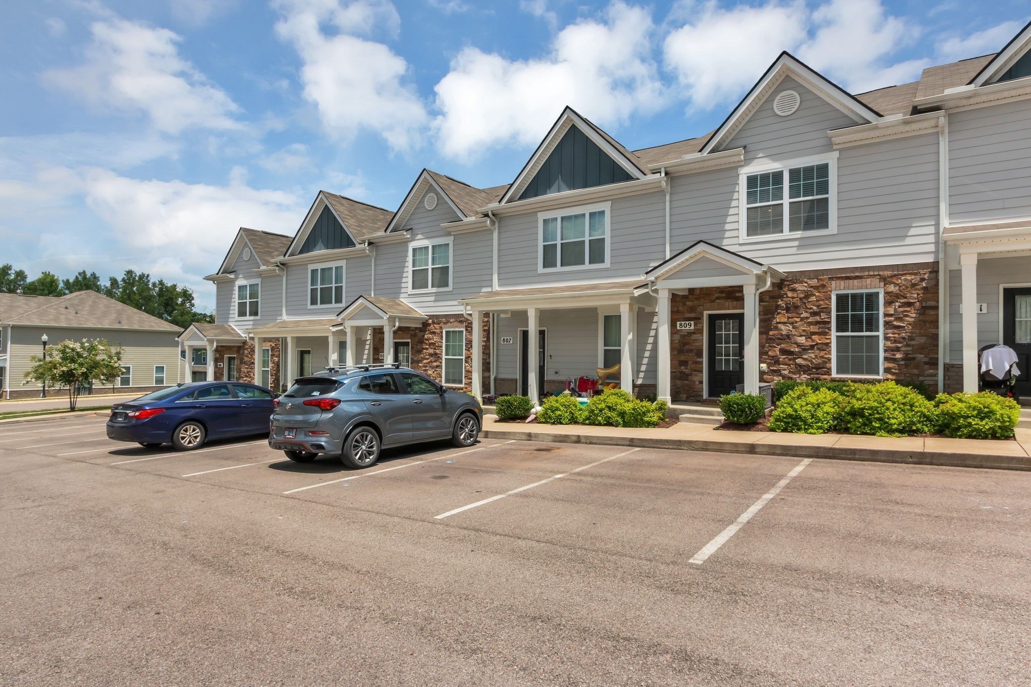 809 Dallas Dr