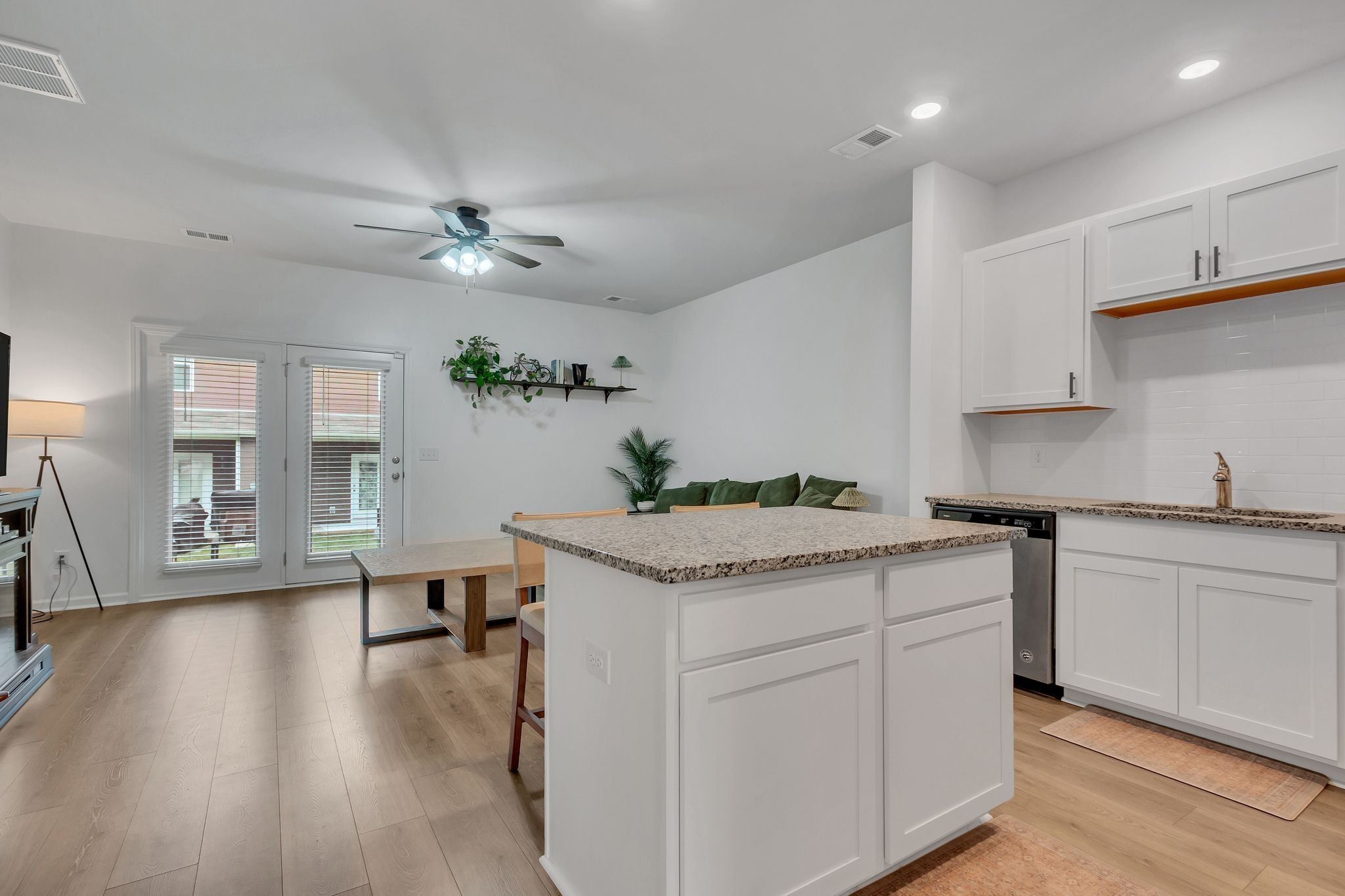 809 Dallas Dr