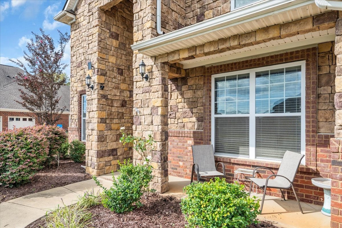 804 Topaz Dr