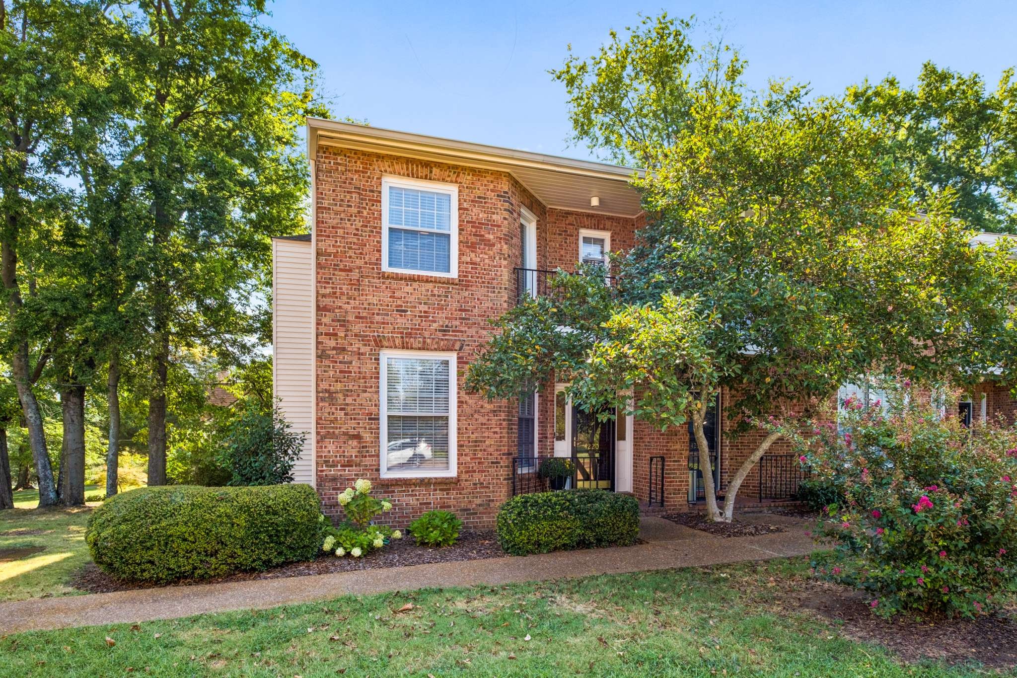 4220 Lone Oak Rd
