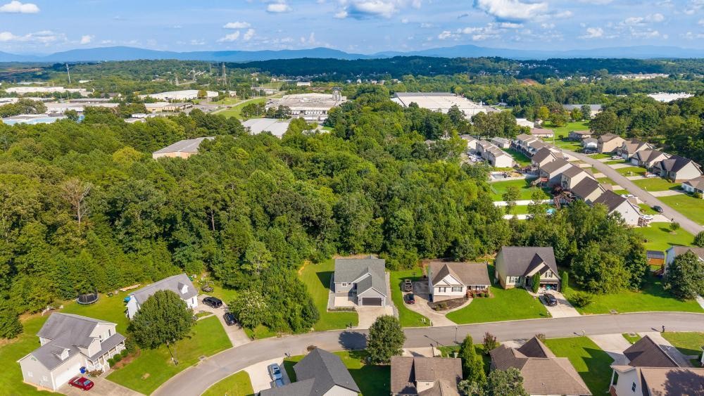 1428 Woodland Cove Drive, NE