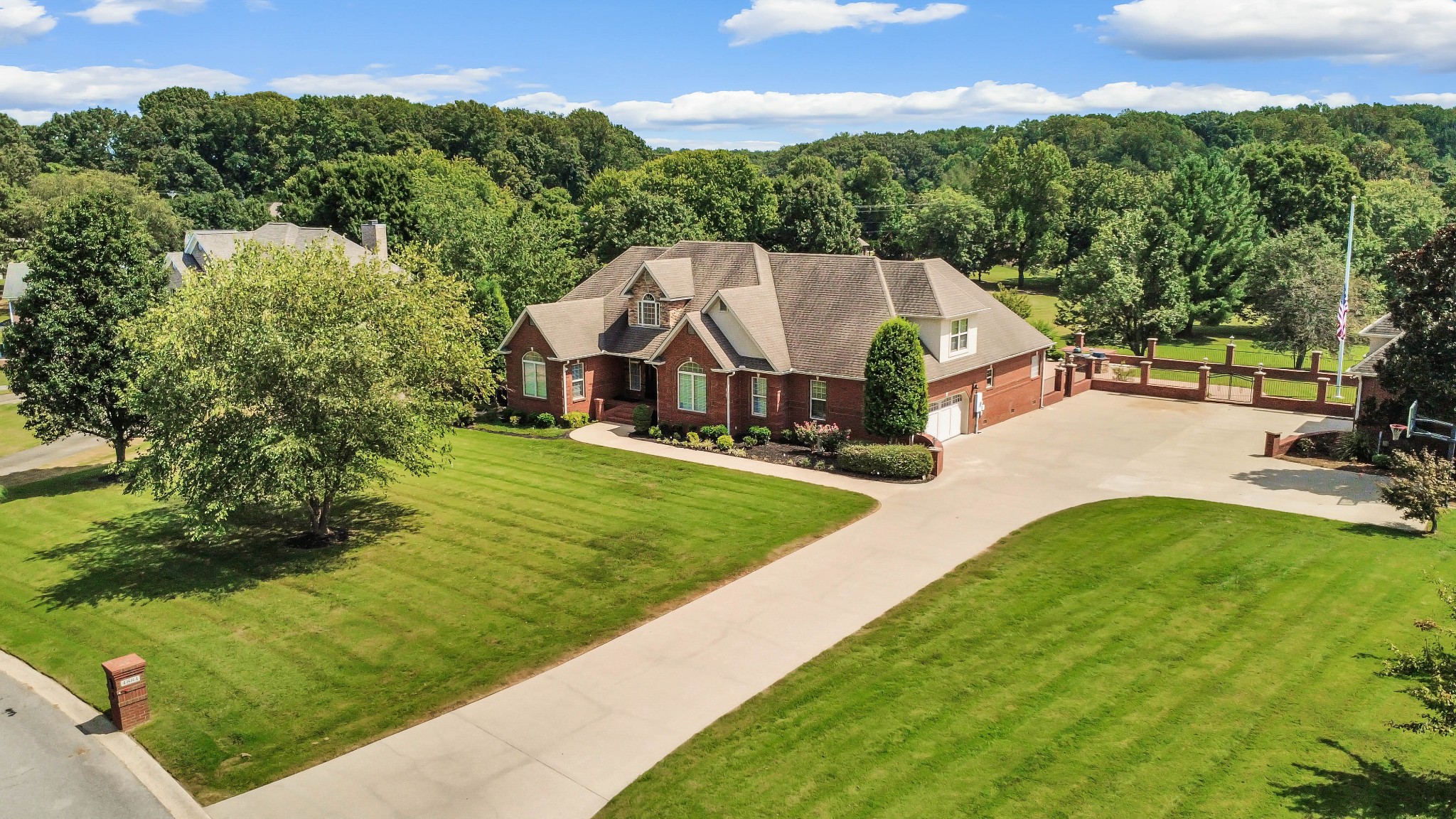 4884 Saint Andrew Ct