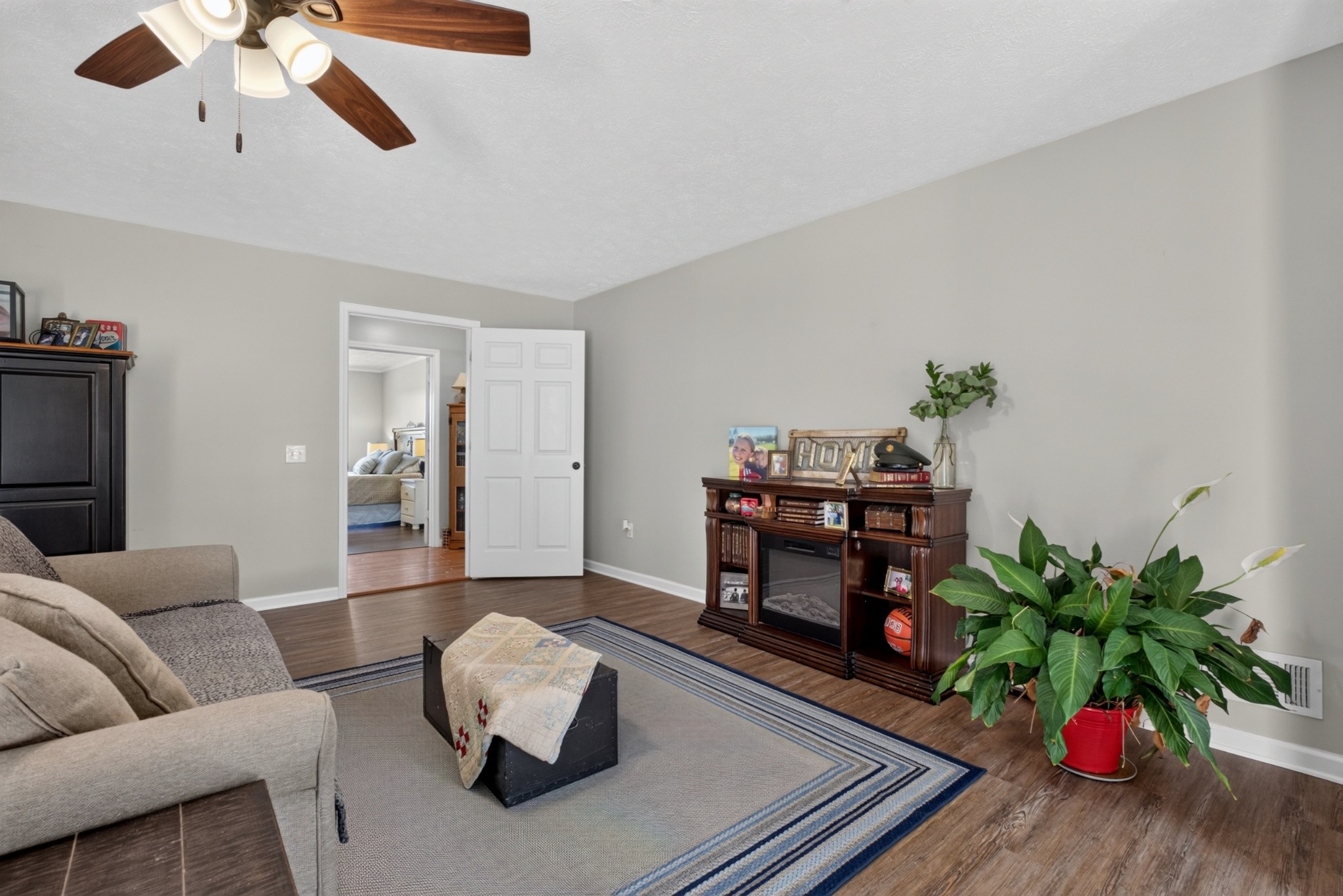270 W Wilmouth Rd