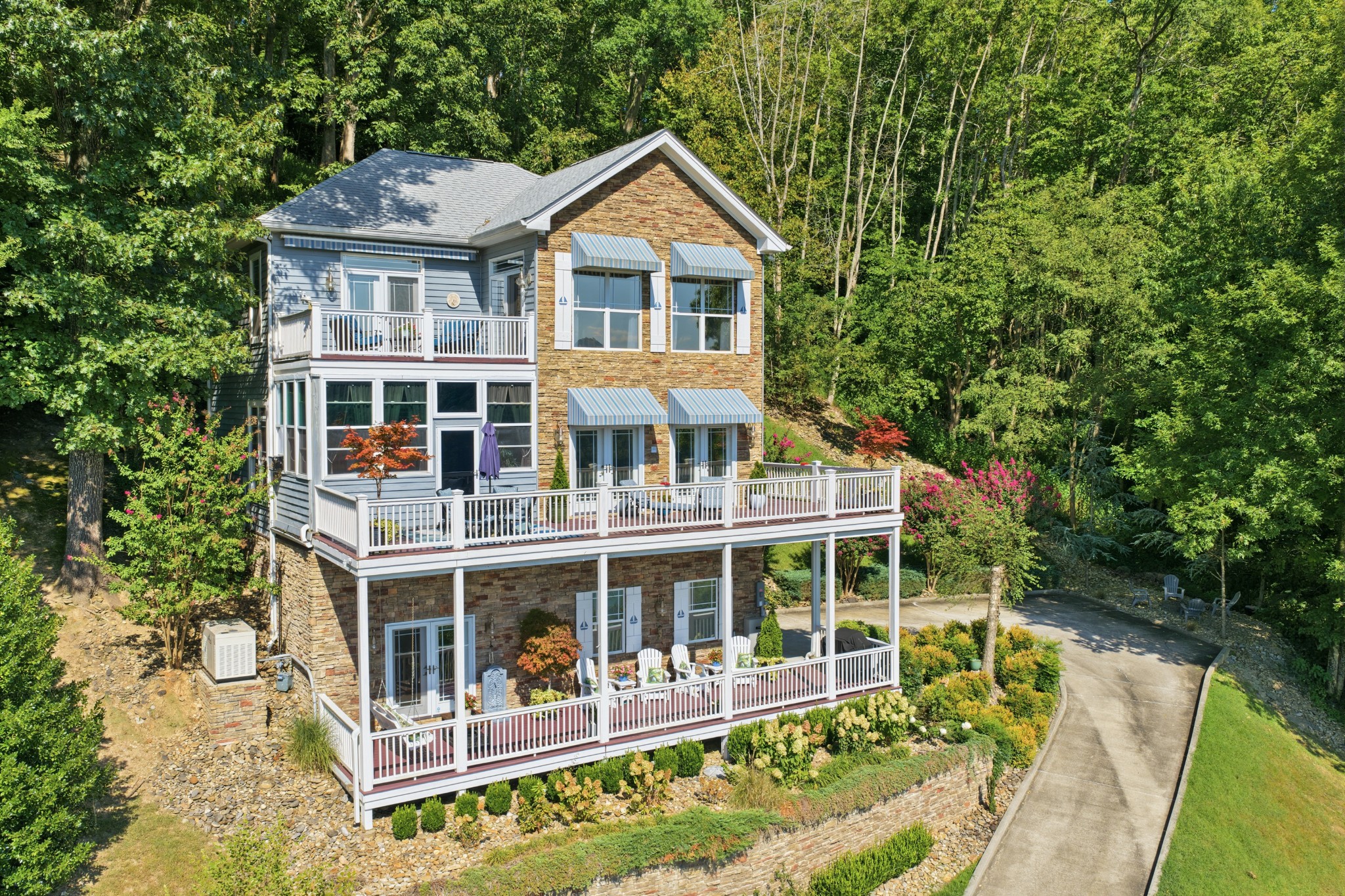 255 Nadia Ln