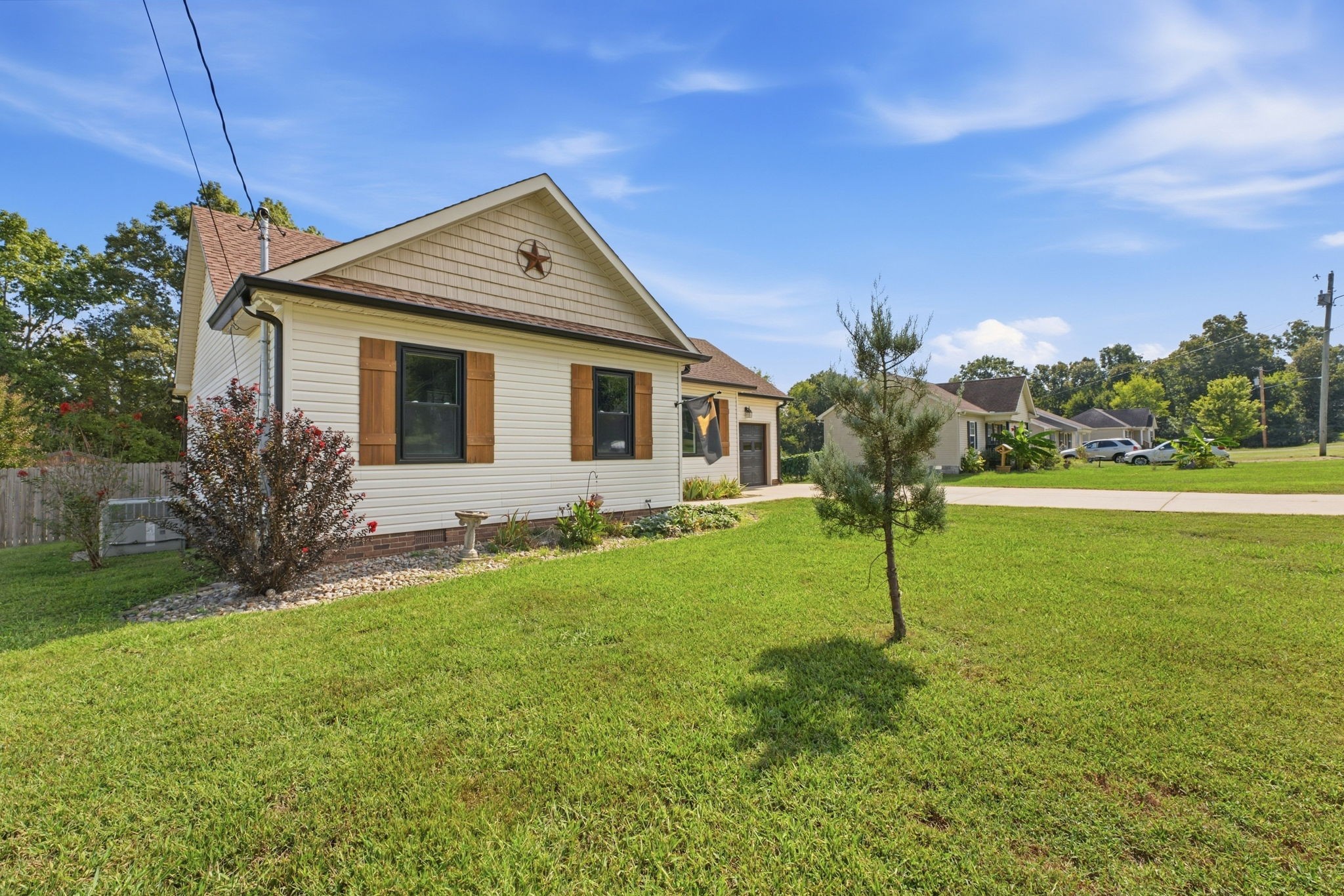 1524 Joanne Cir