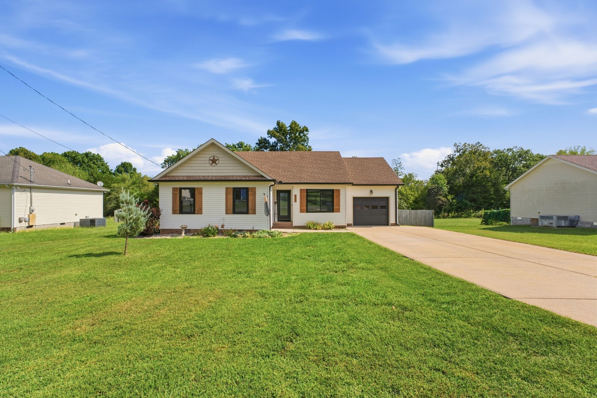 1524 Joanne Cir