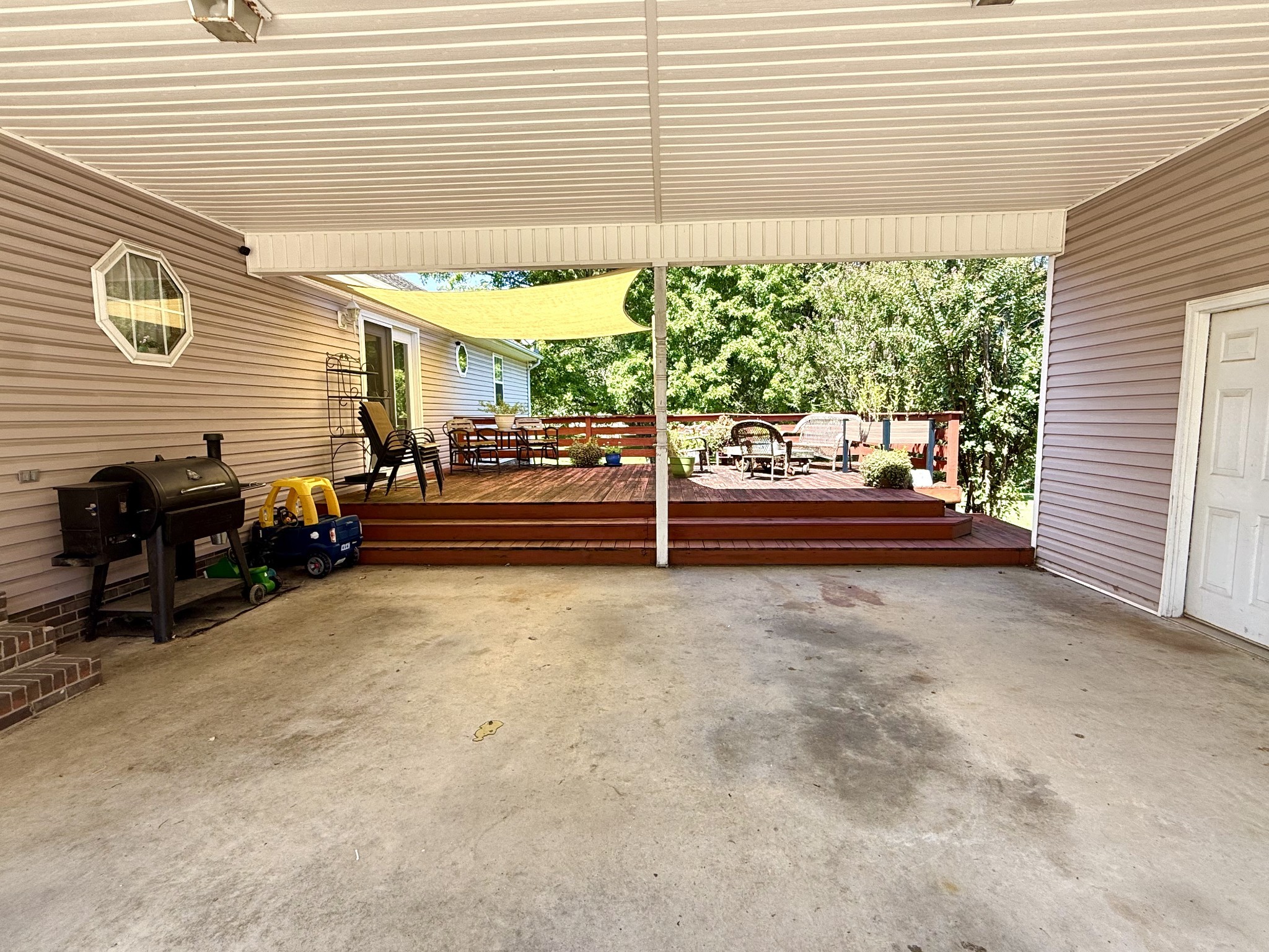 594 Highway 64, W